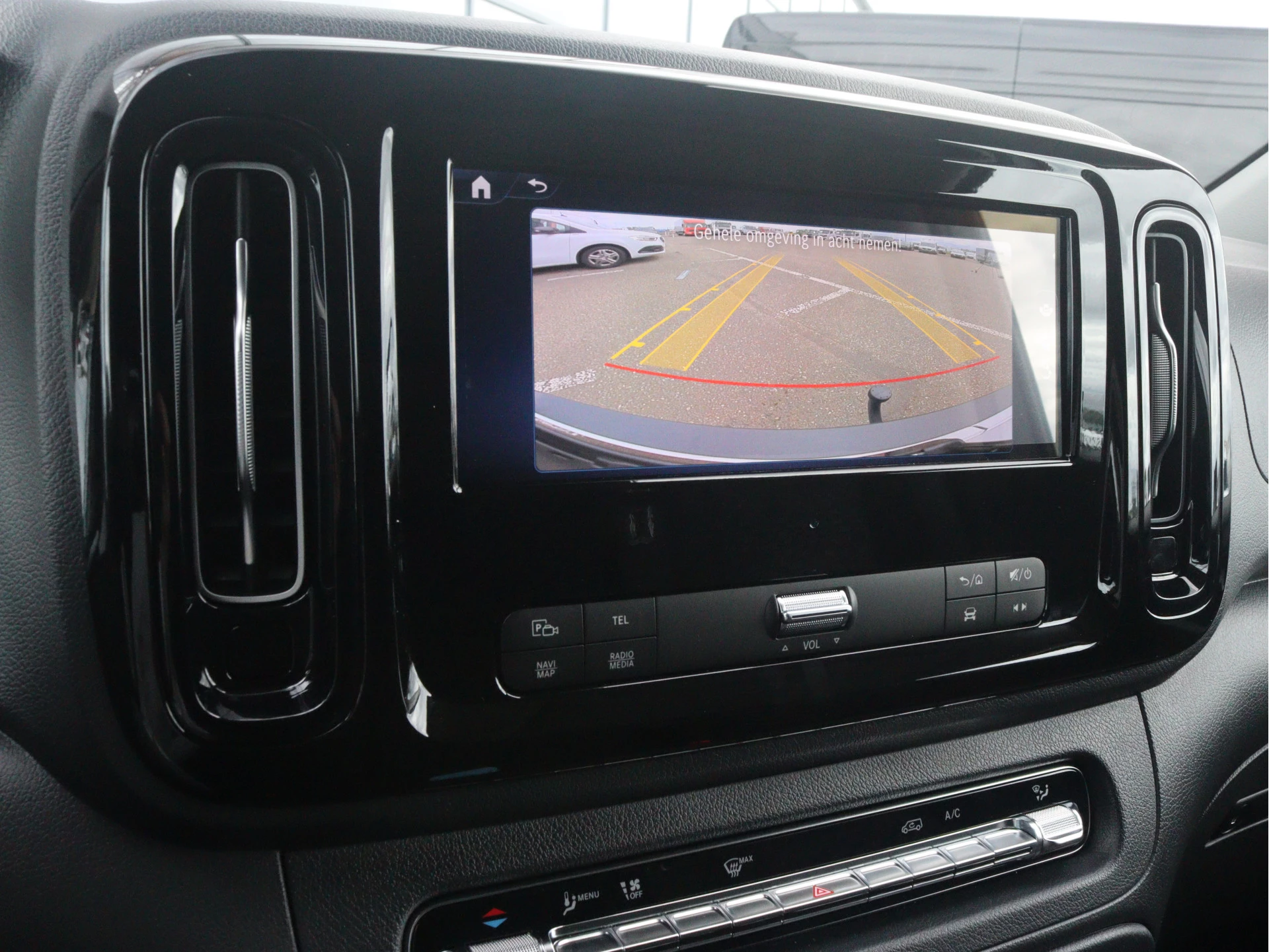 Mercedes-Benz-Vito-image-9