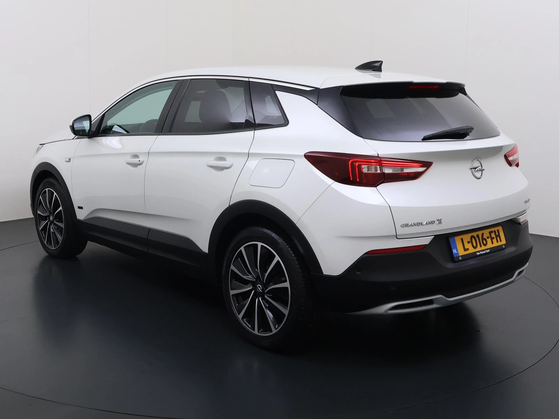 Opel Grandland X 1.6 Turbo Hybrid Business Elegance