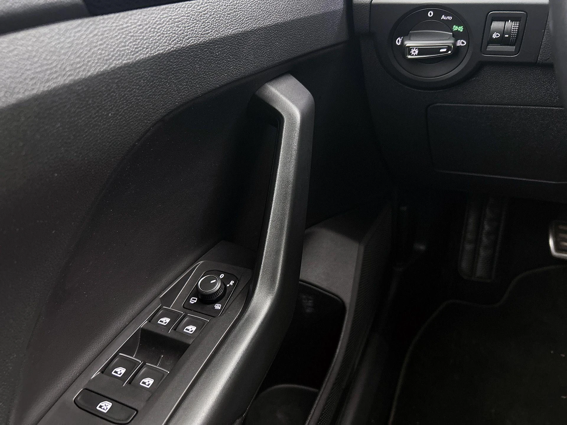 Volkswagen-T-Cross-image-33