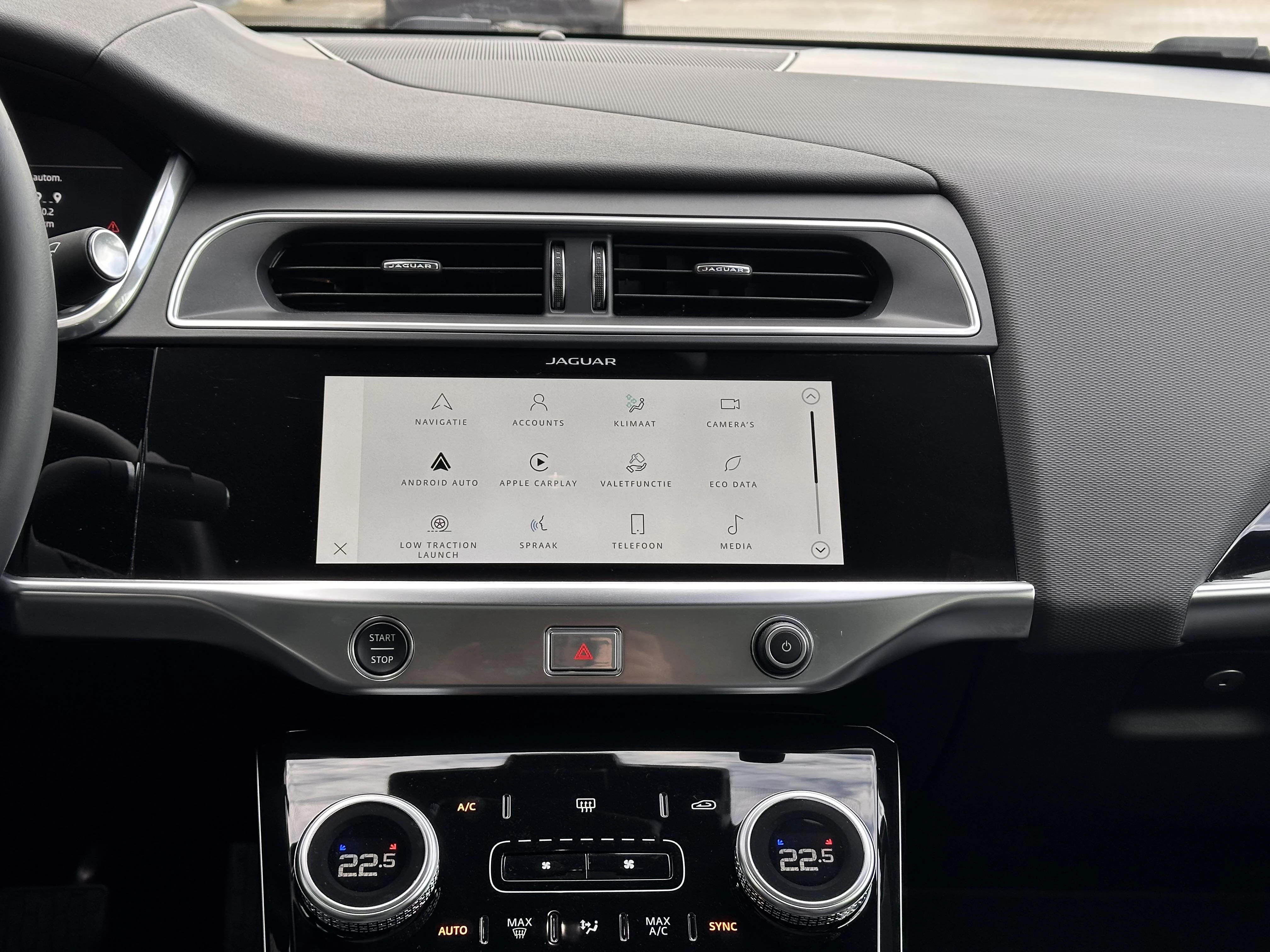 Jaguar-I-PACE-image-34