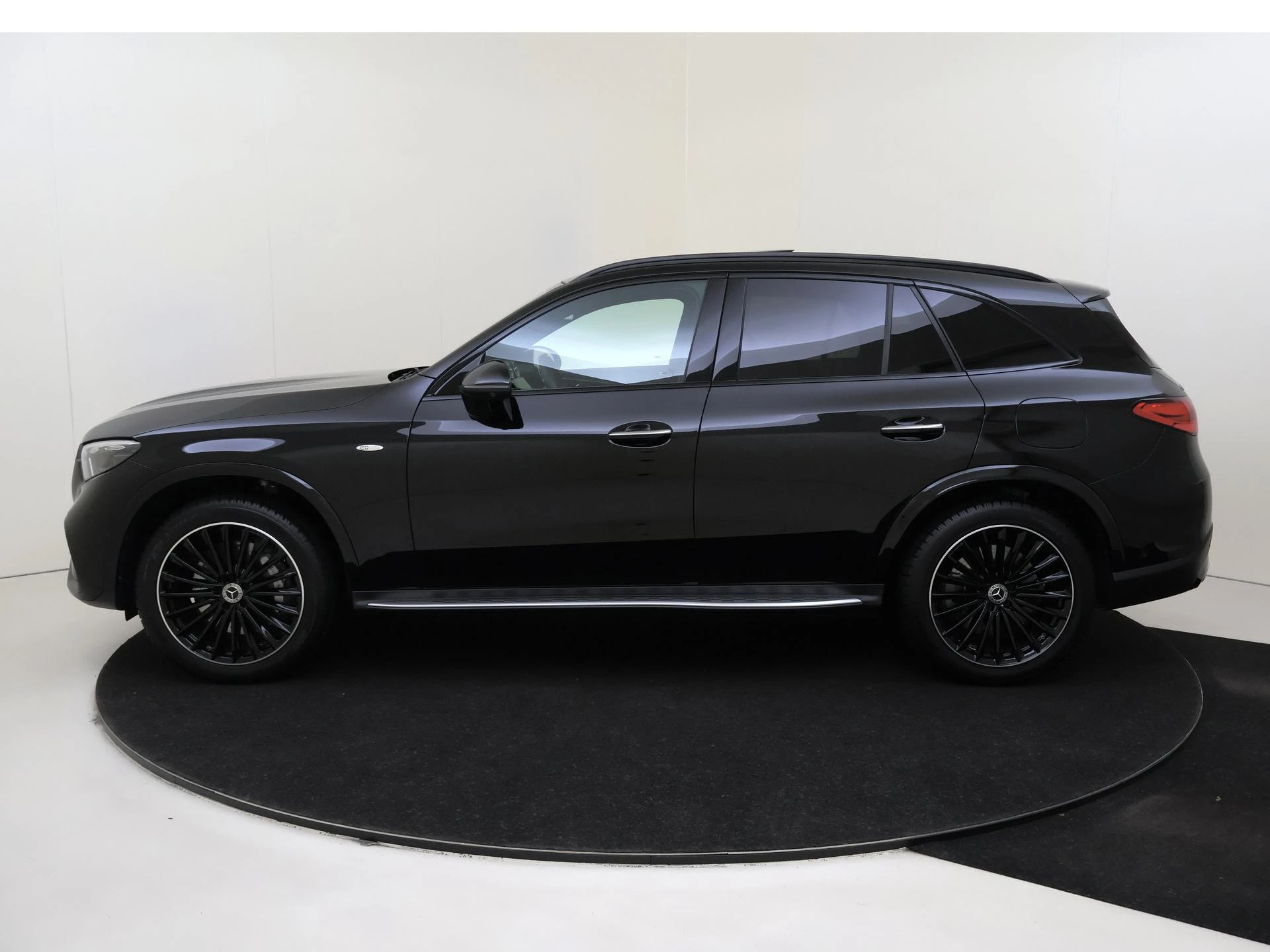 Mercedes-Benz-GLC-image-7