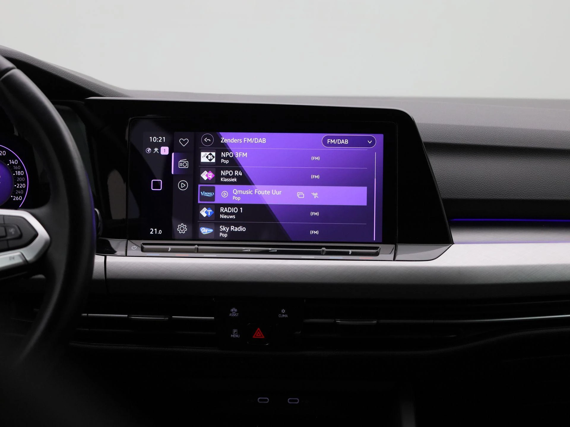 Volkswagen-Golf-image-9