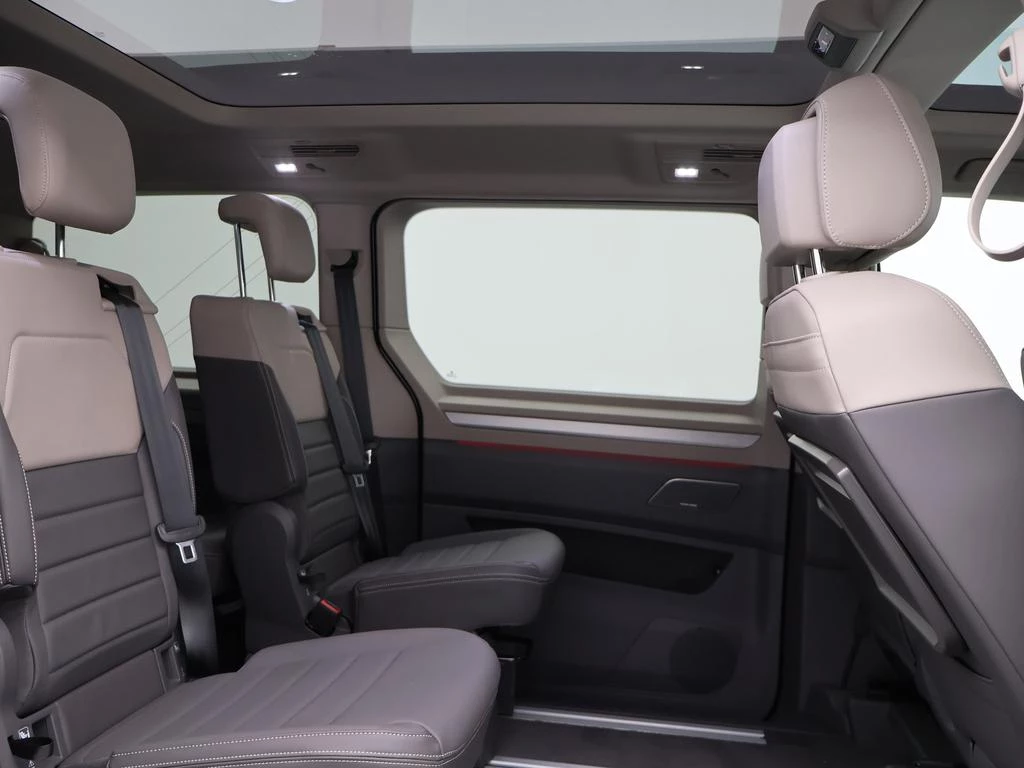 Volkswagen-Multivan-image-21