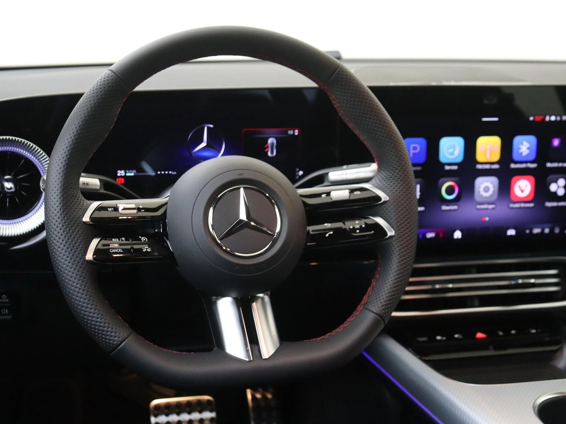 Mercedes-Benz-CLA-image-12