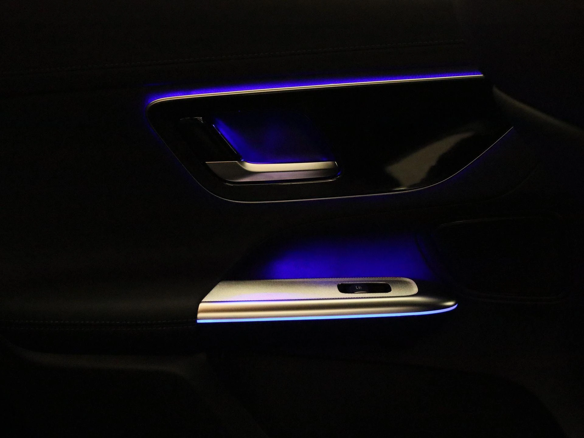 Mercedes-Benz-GLC-image-40