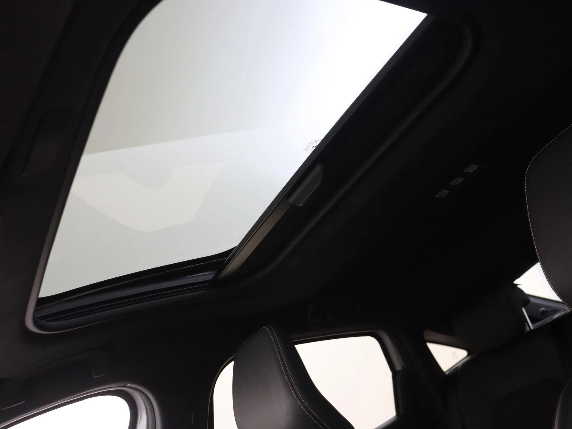 Renault-Arkana-image-25