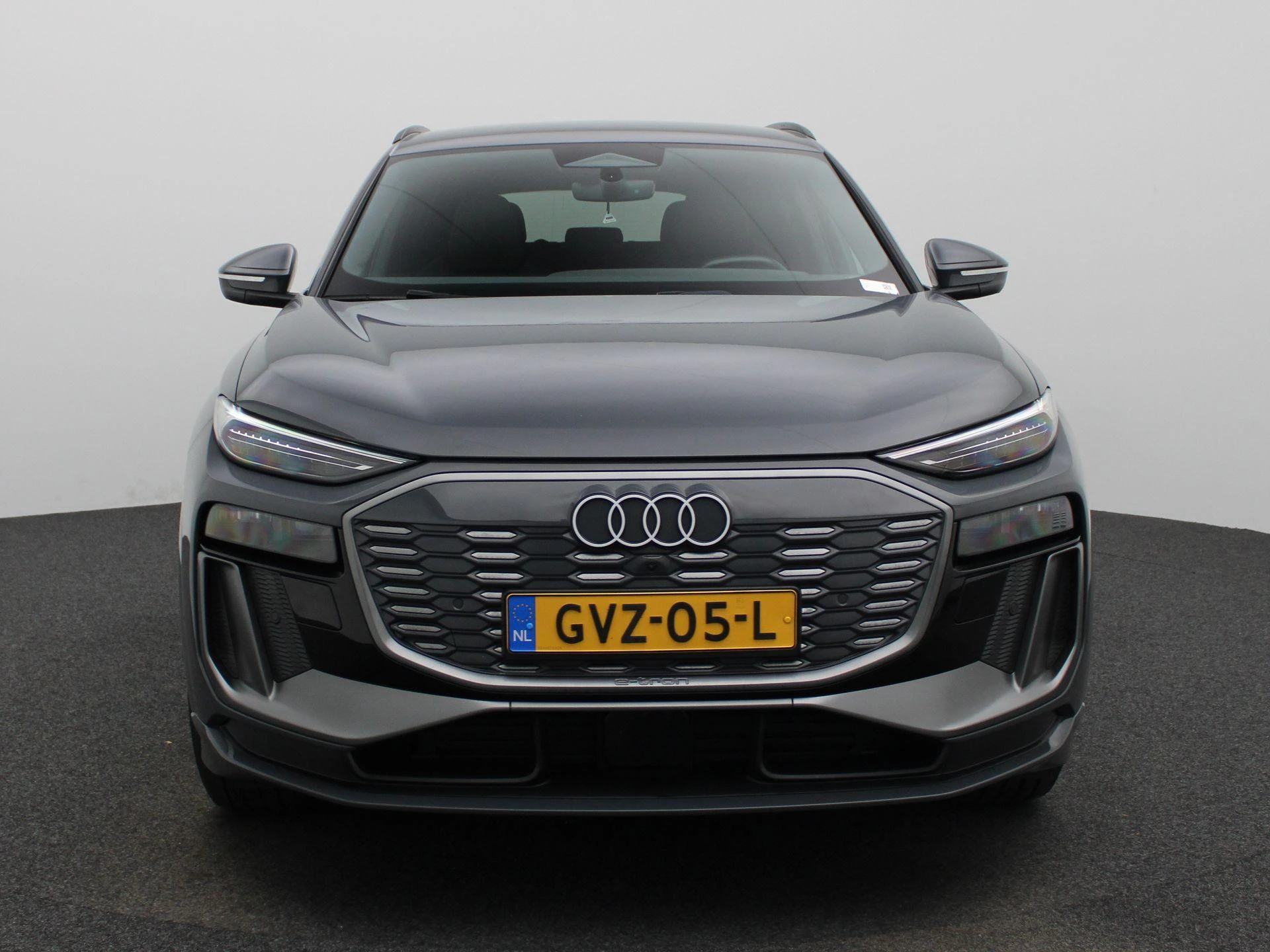 Audi-Q6 e-tron-image-1