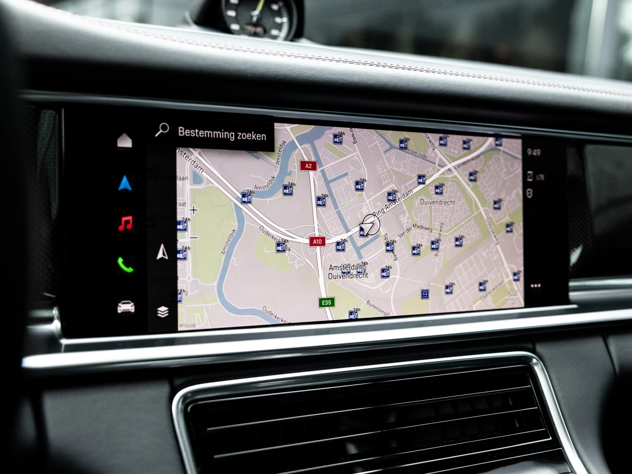 Porsche-Panamera-image-19