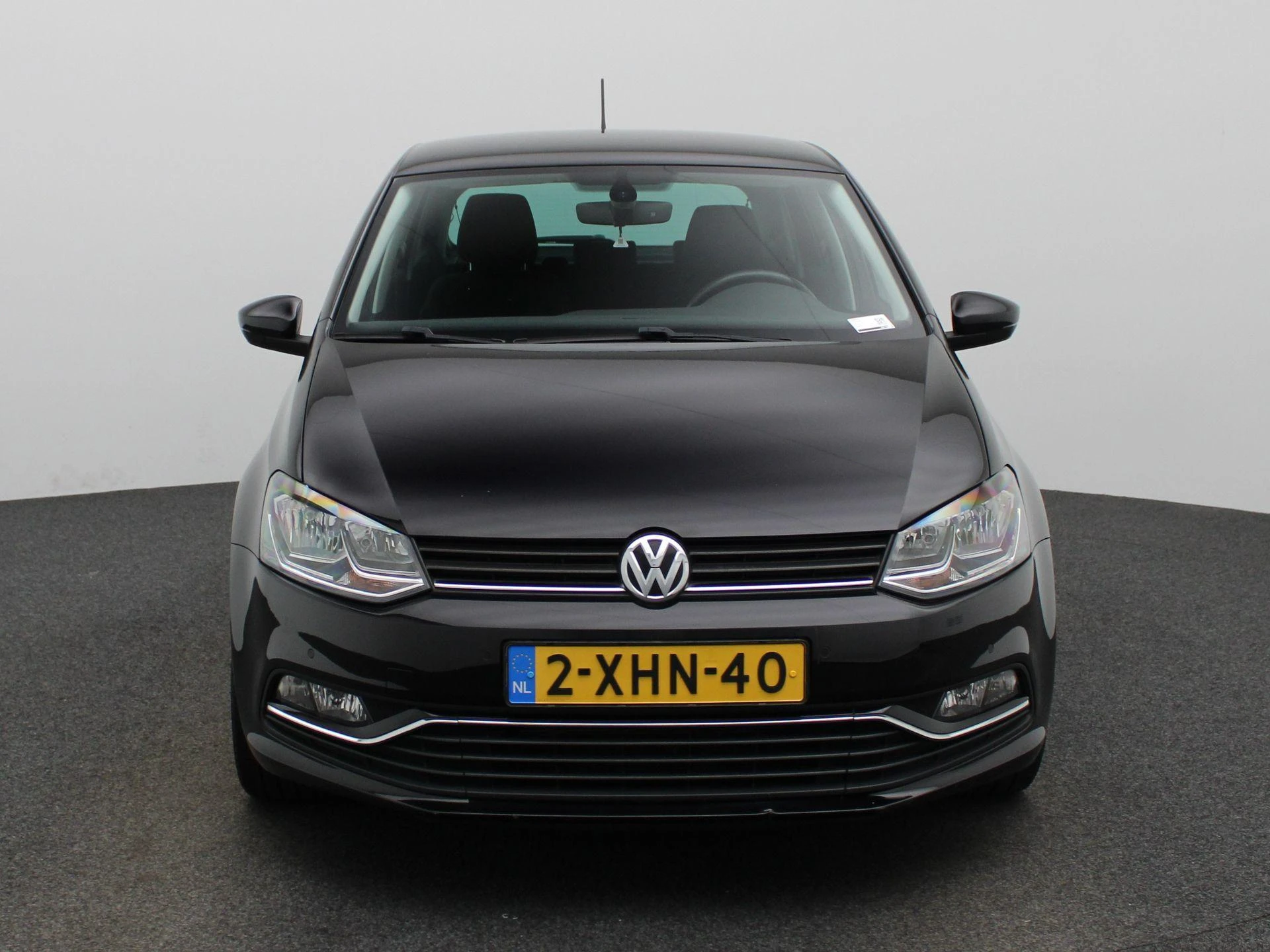 Volkswagen-Polo-image-2