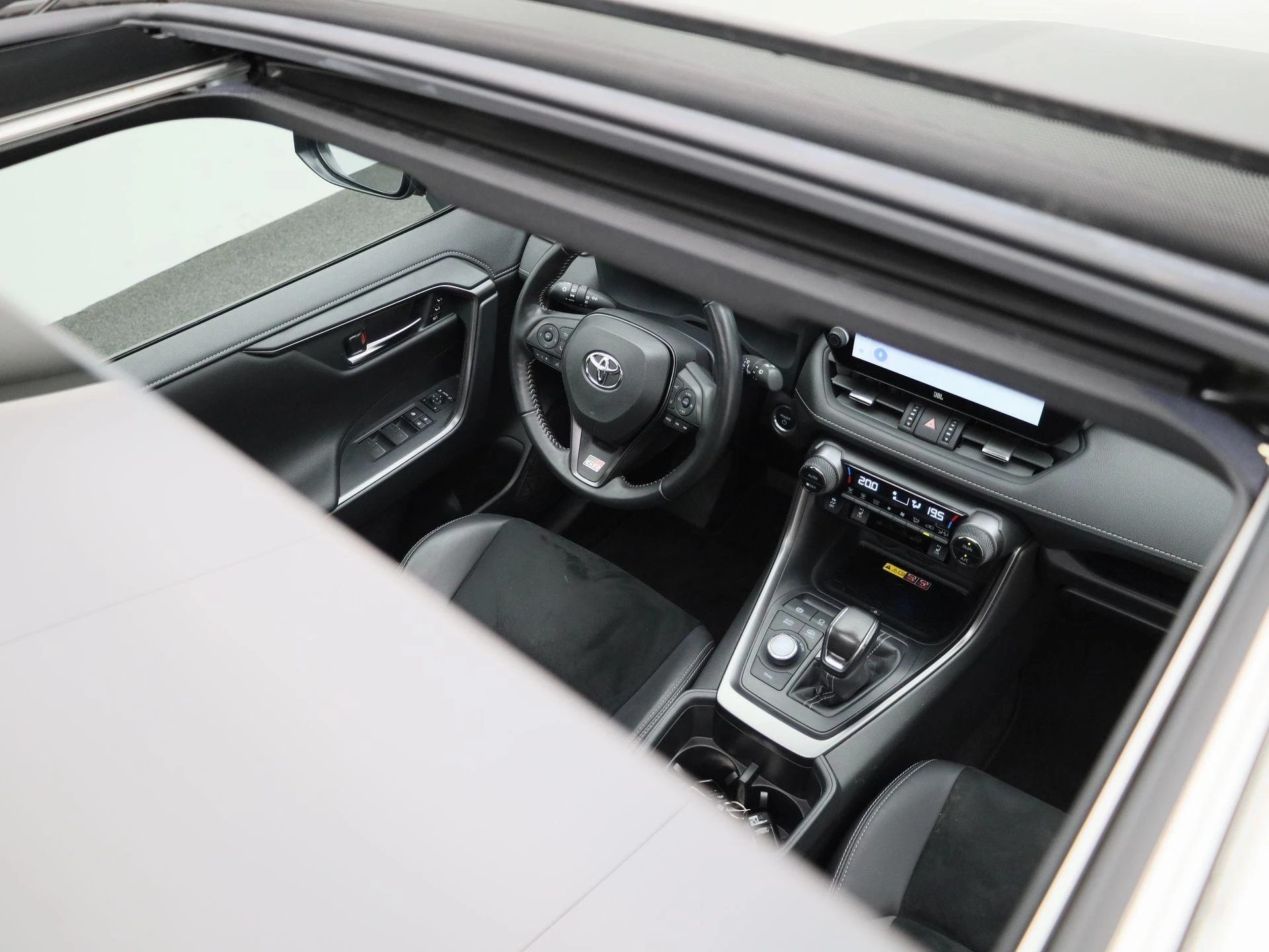 Toyota-RAV4-image-44