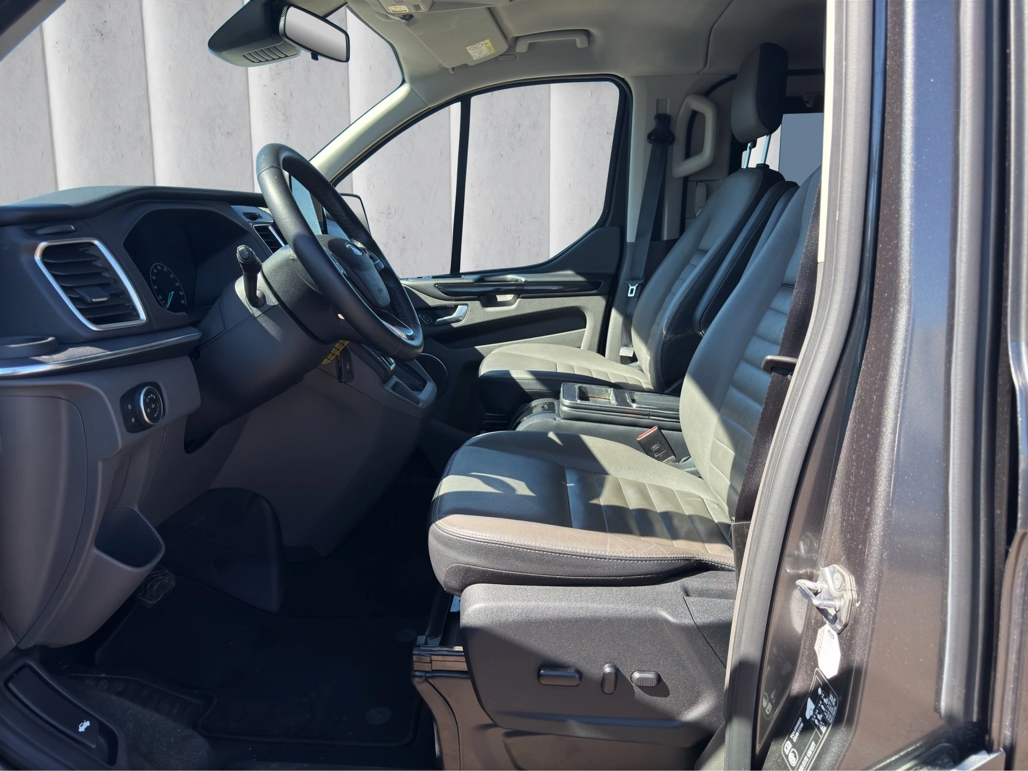 Ford-Tourneo Custom-image-9
