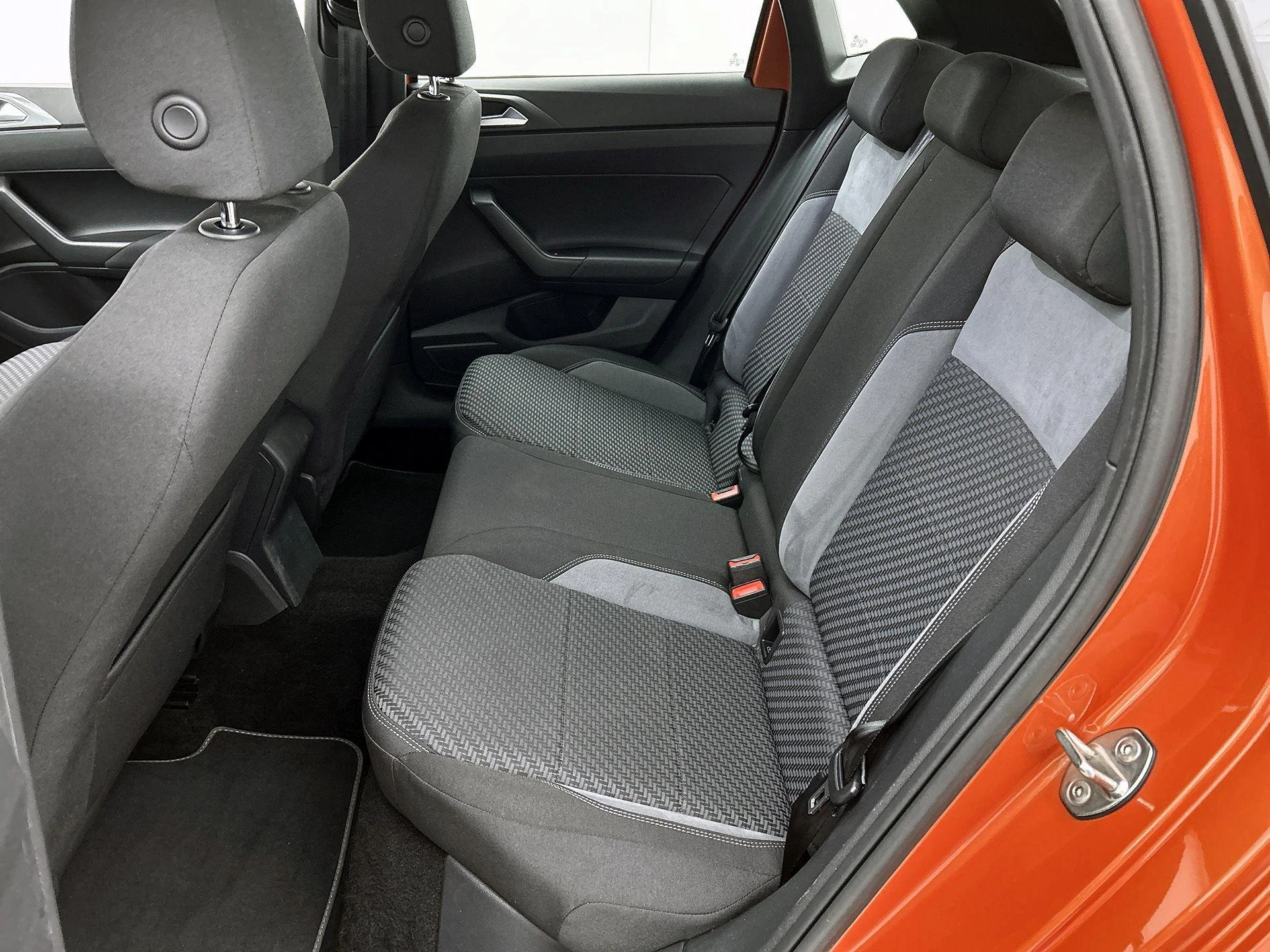 Volkswagen-Polo-image-27