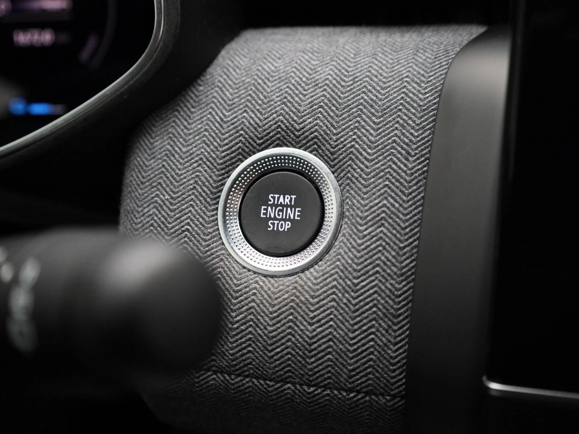 Renault-Clio-image-23