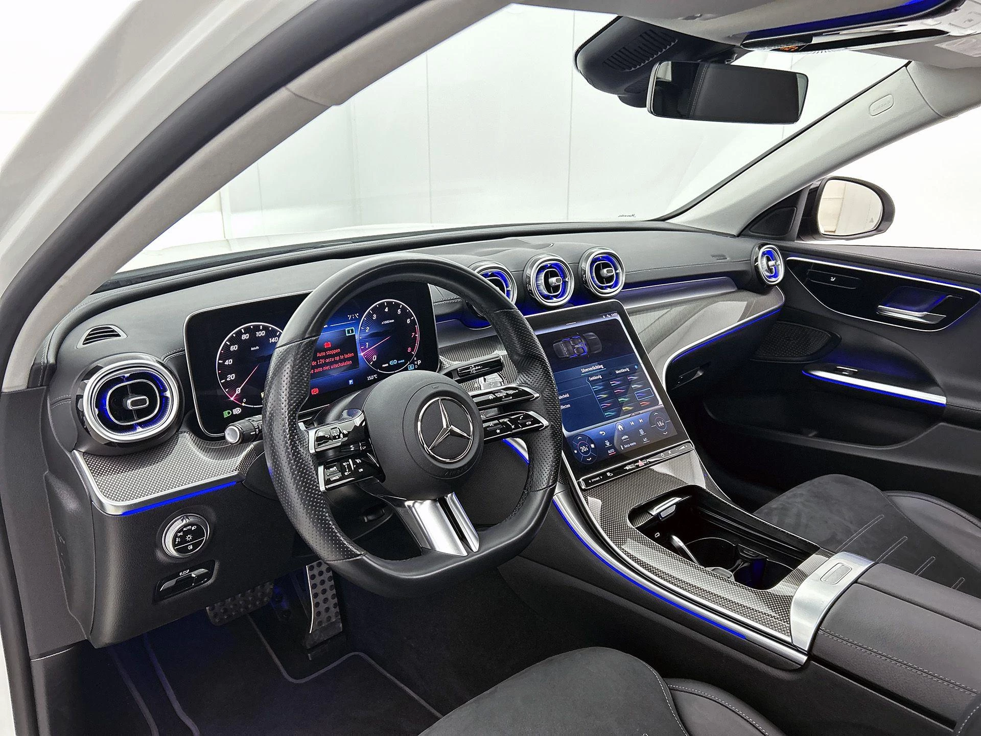 Mercedes-Benz-C-Klasse-image-17