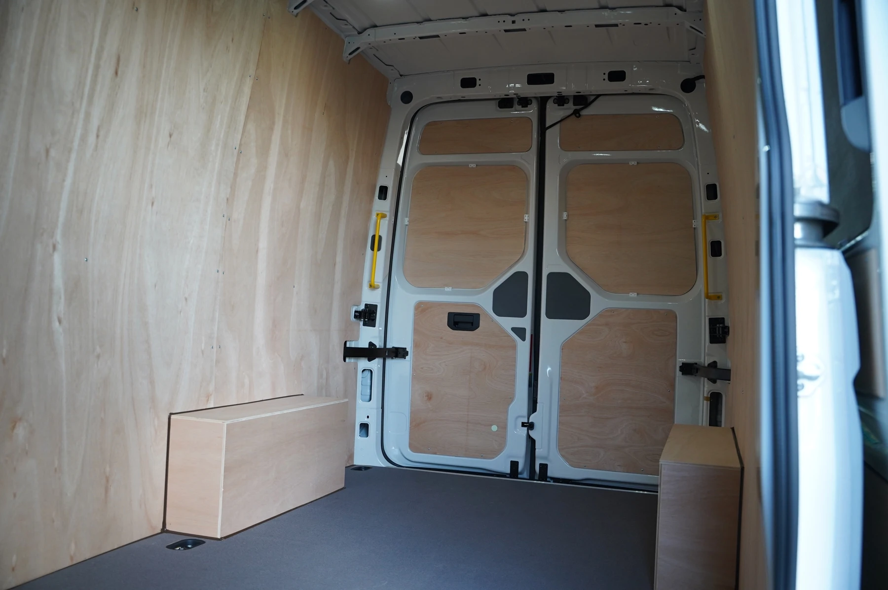 Volkswagen-Crafter-image-24