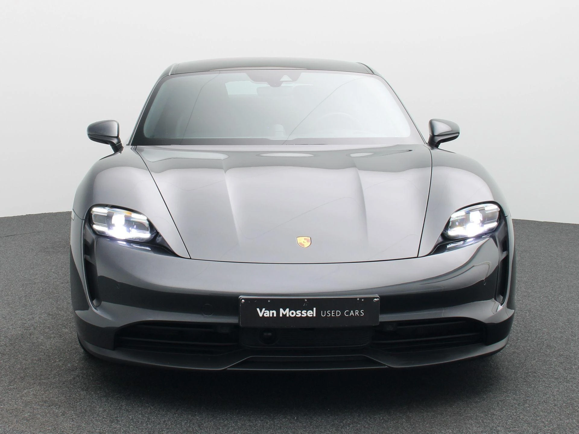 Porsche-Taycan-image-2