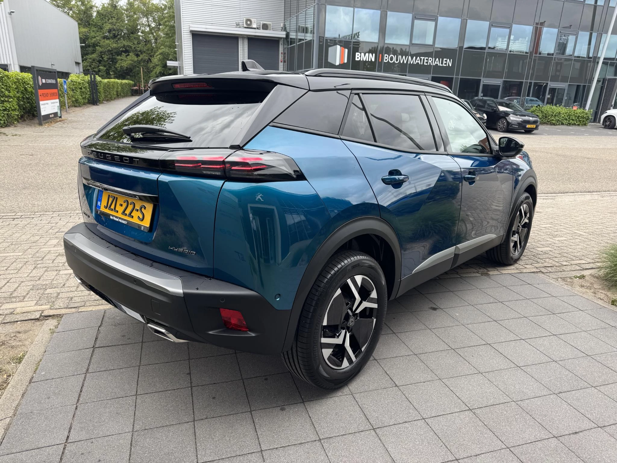 Peugeot 2008 Hybrid 145 GT