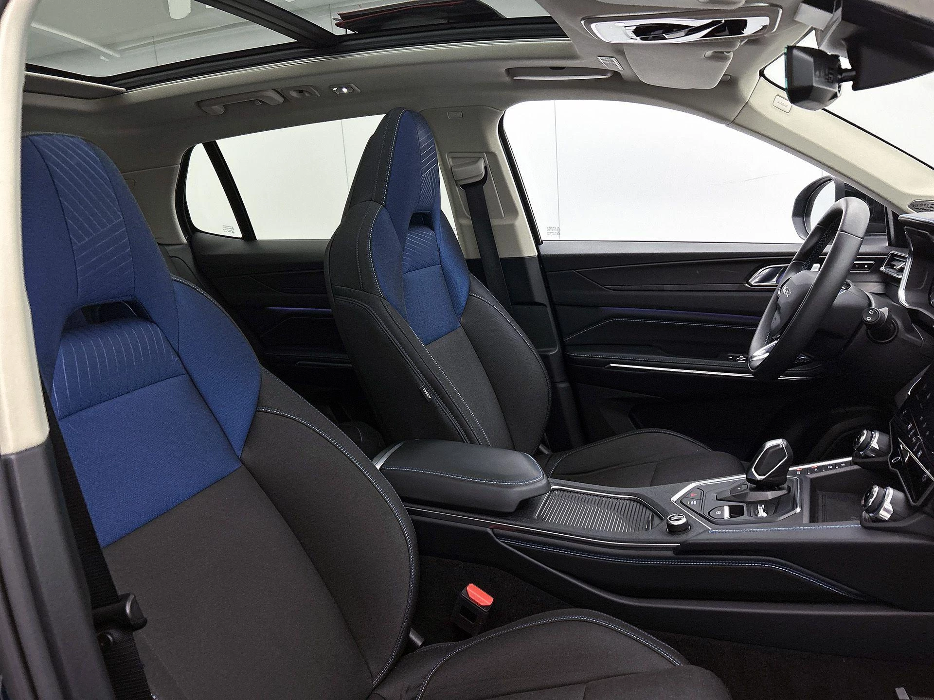 Lynk & Co-01-image-38