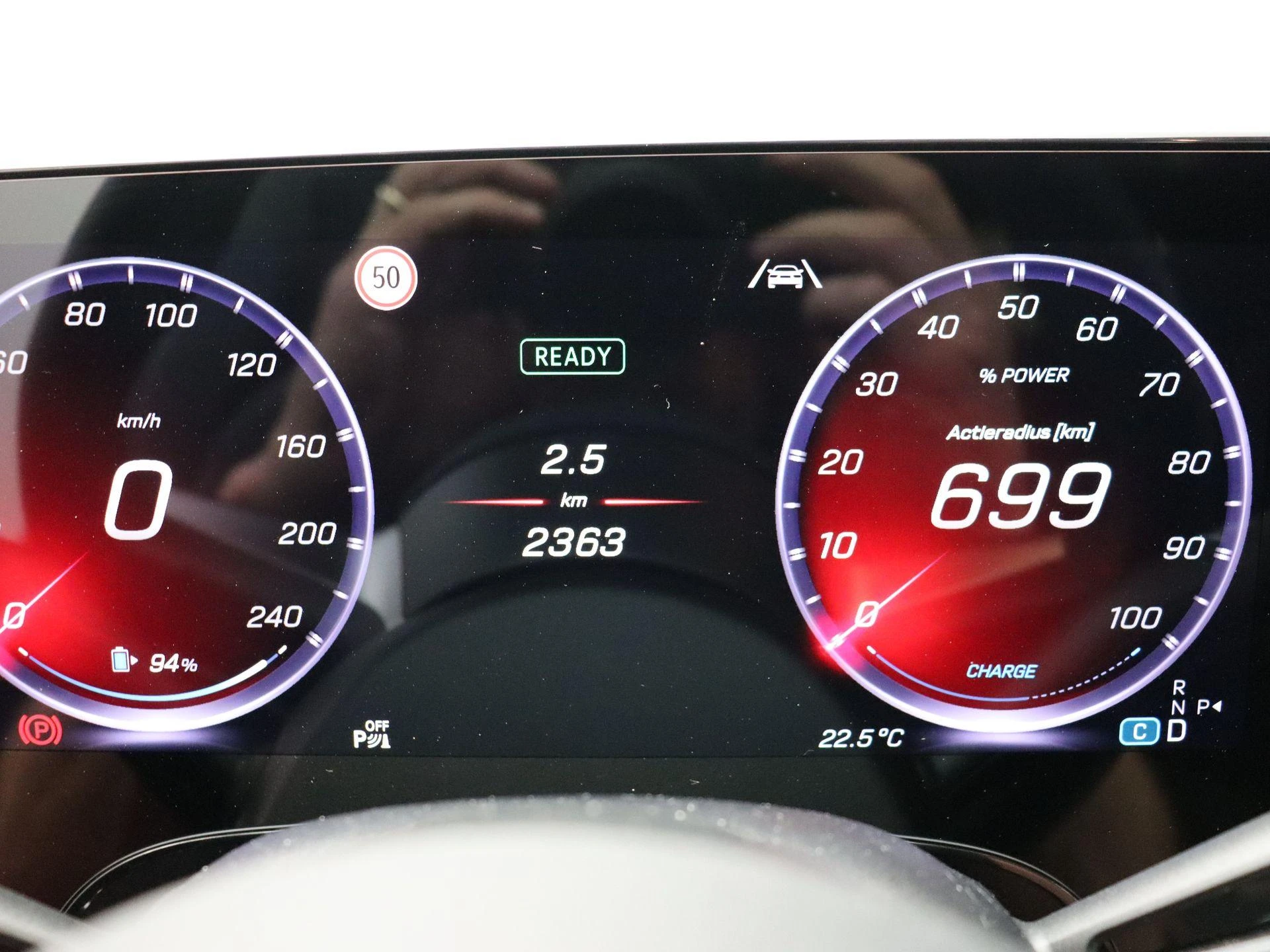Mercedes-Benz-CLA-image-13