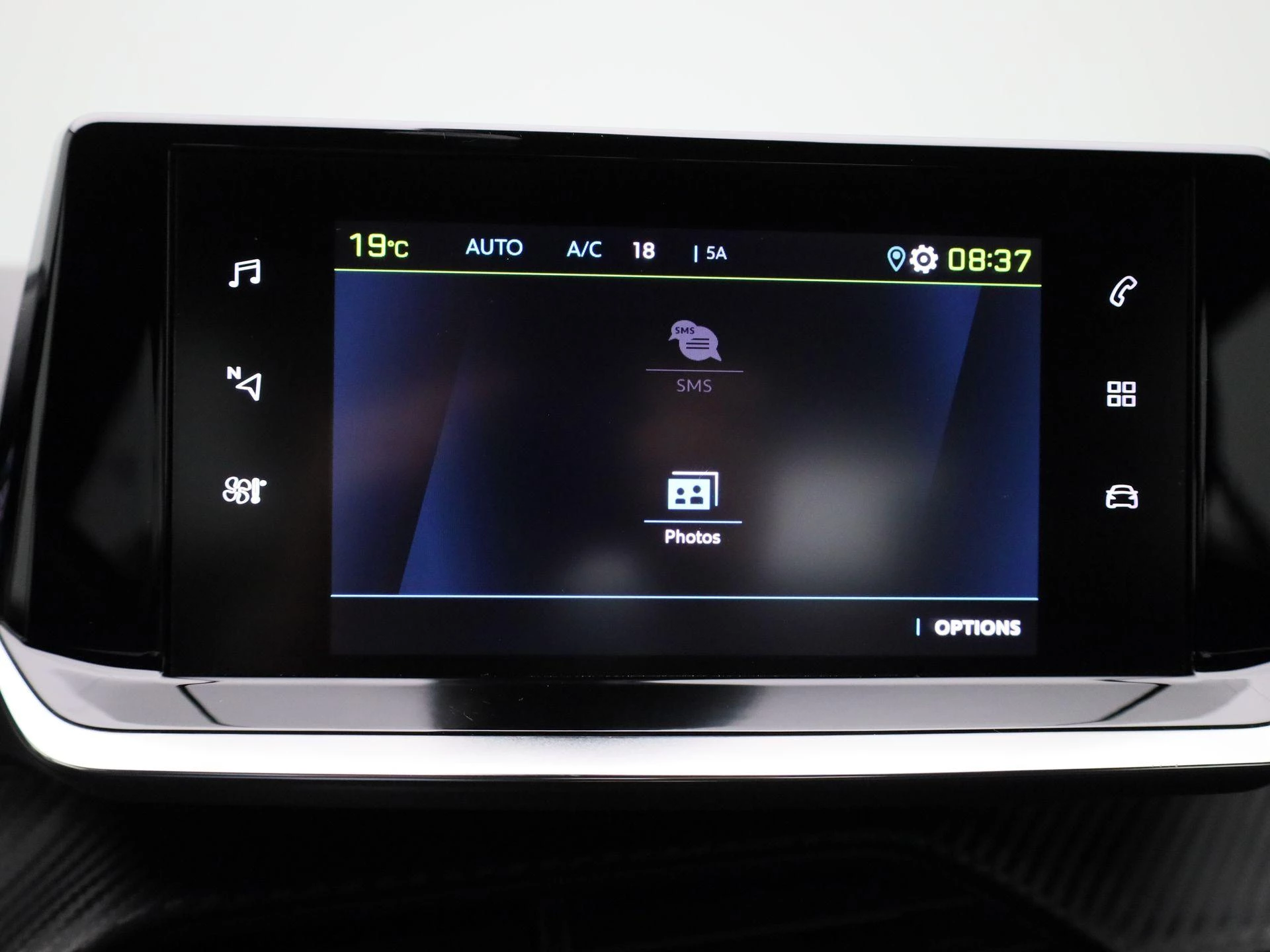 Peugeot-e-2008-image-23