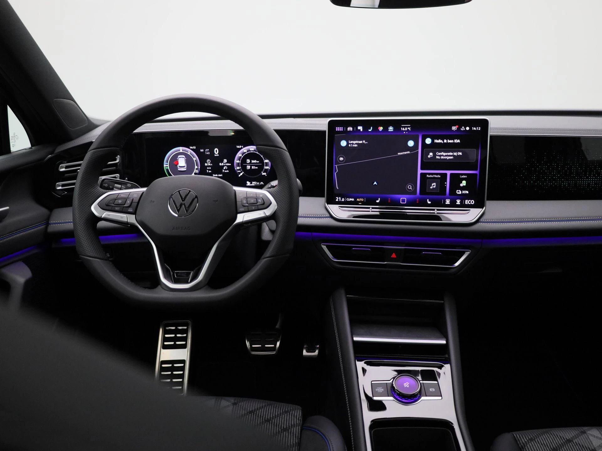 Volkswagen-Tiguan-image-6