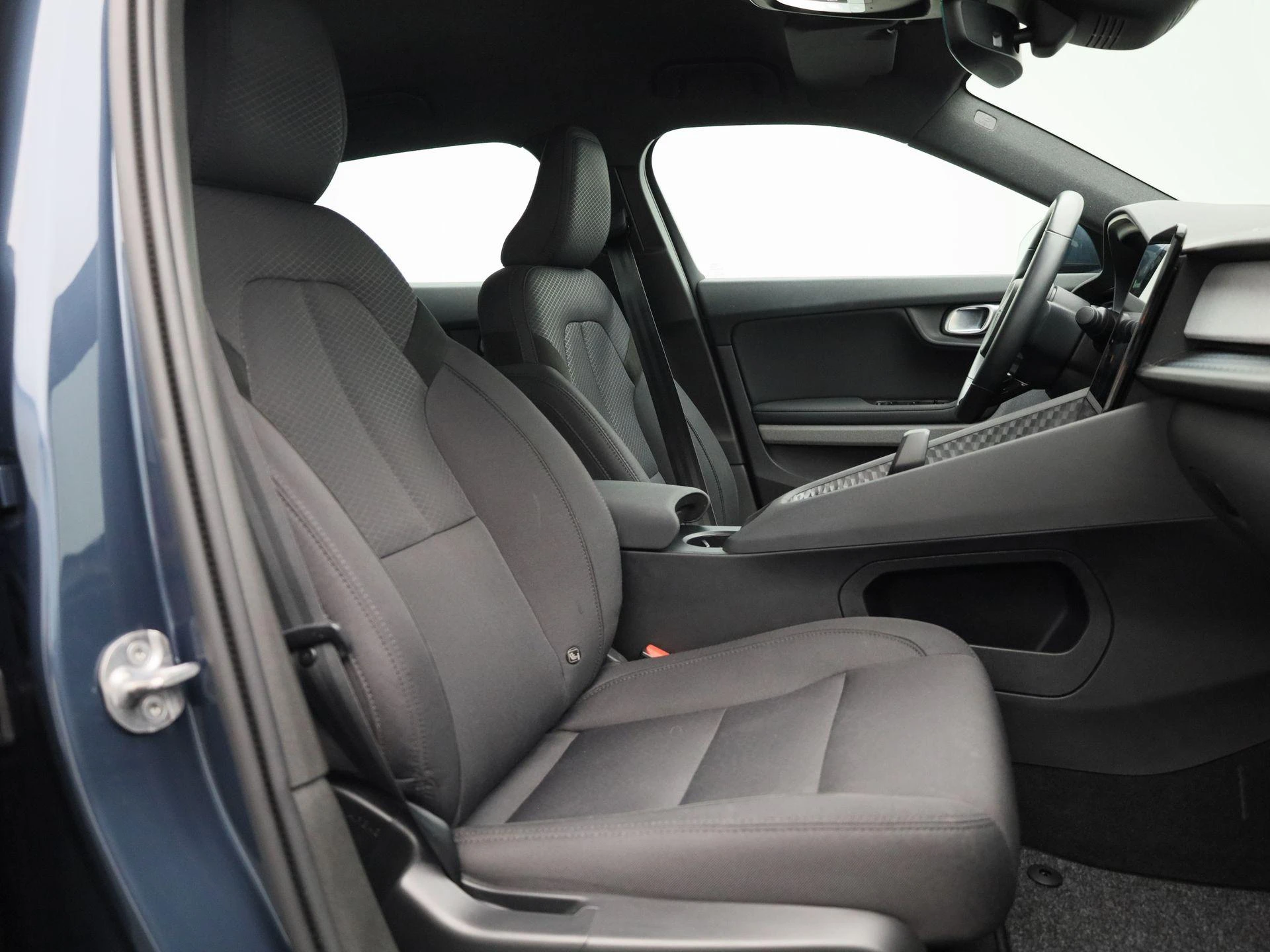 Polestar-2-image-33