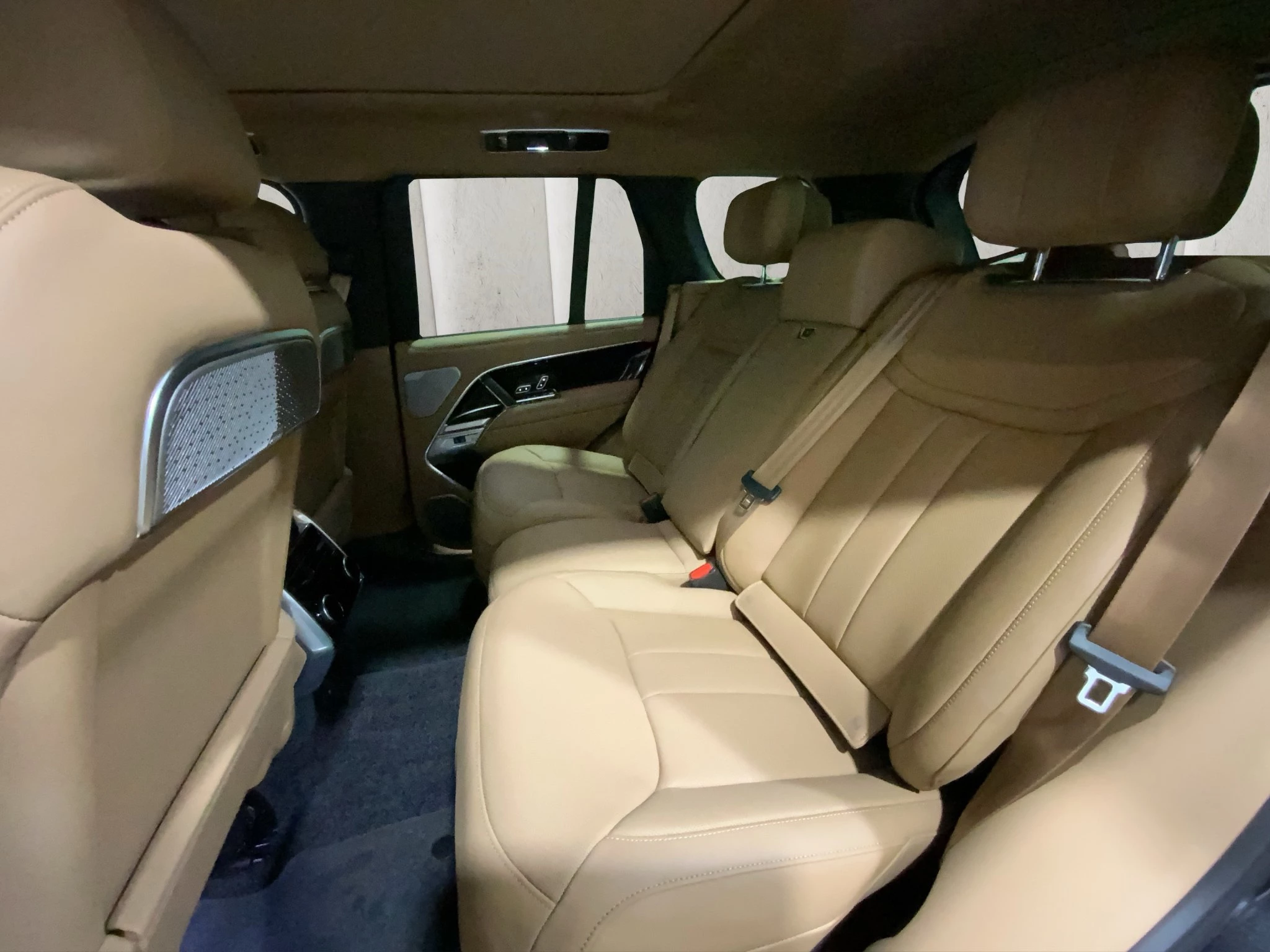 Land Rover-Range Rover-image-10