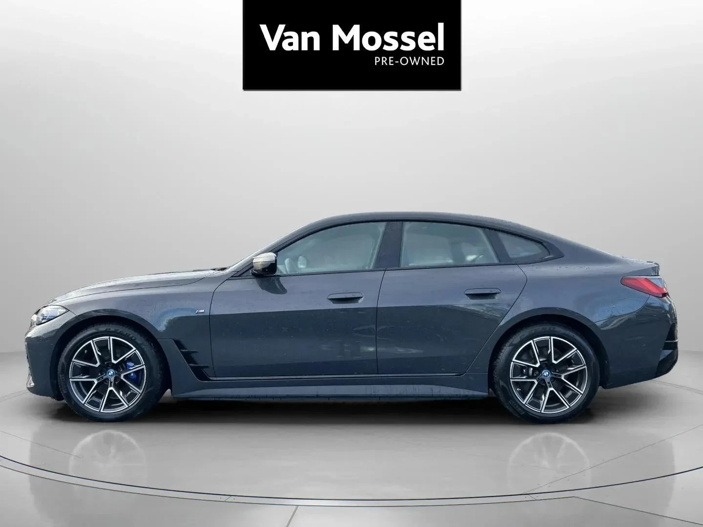 BMW-i4-image-7