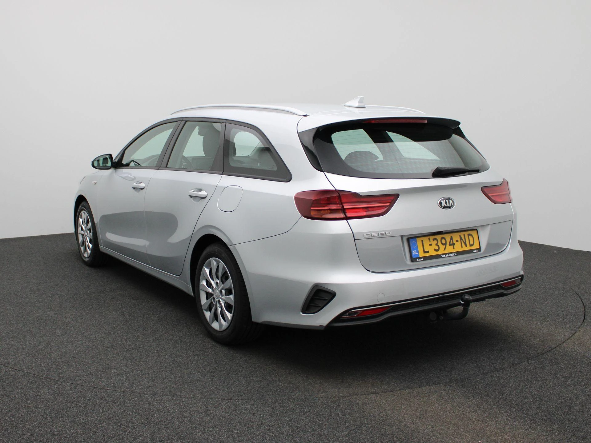 Kia-Ceed Sportswagon-image-1