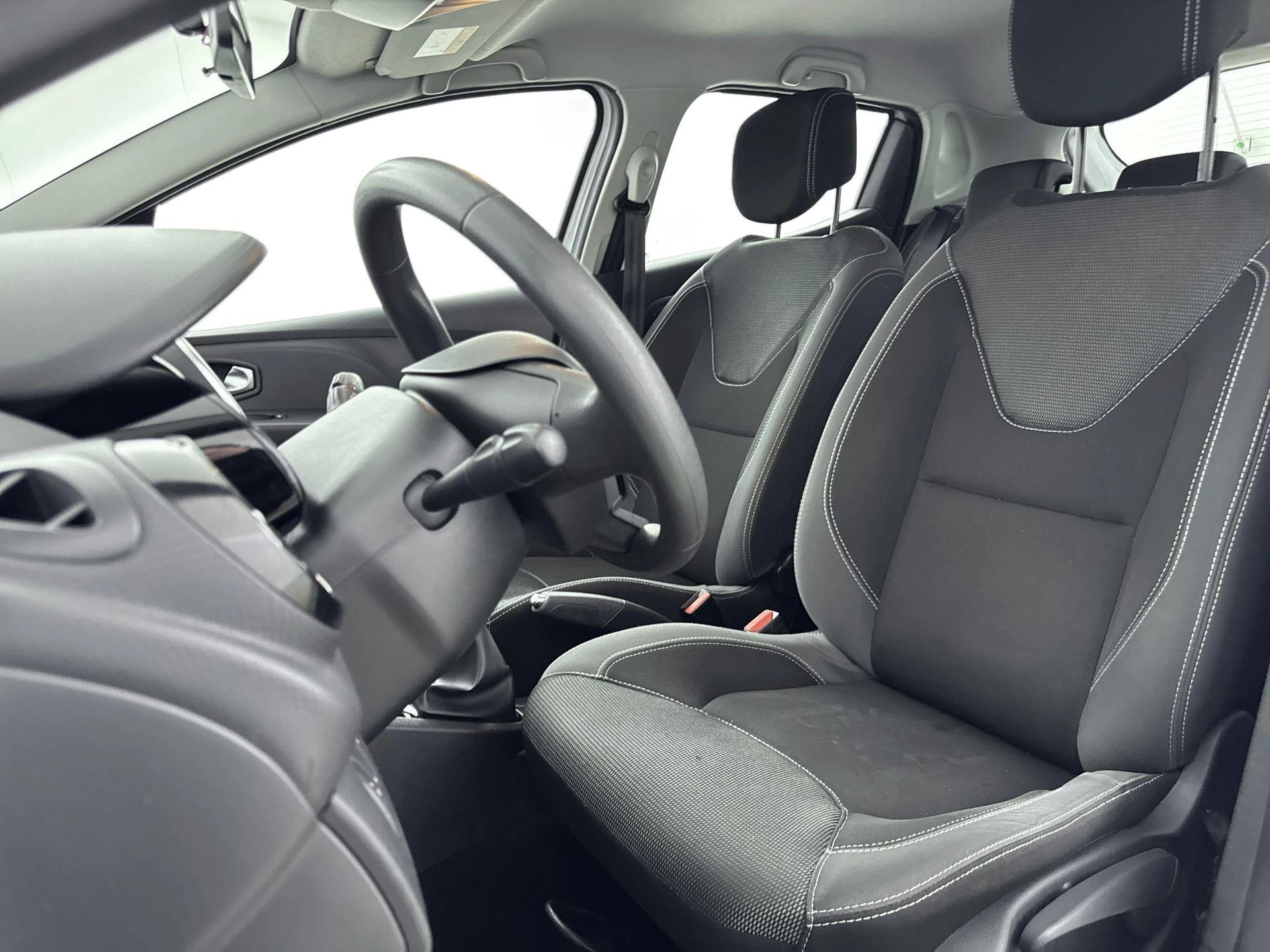 Renault-Clio-image-25