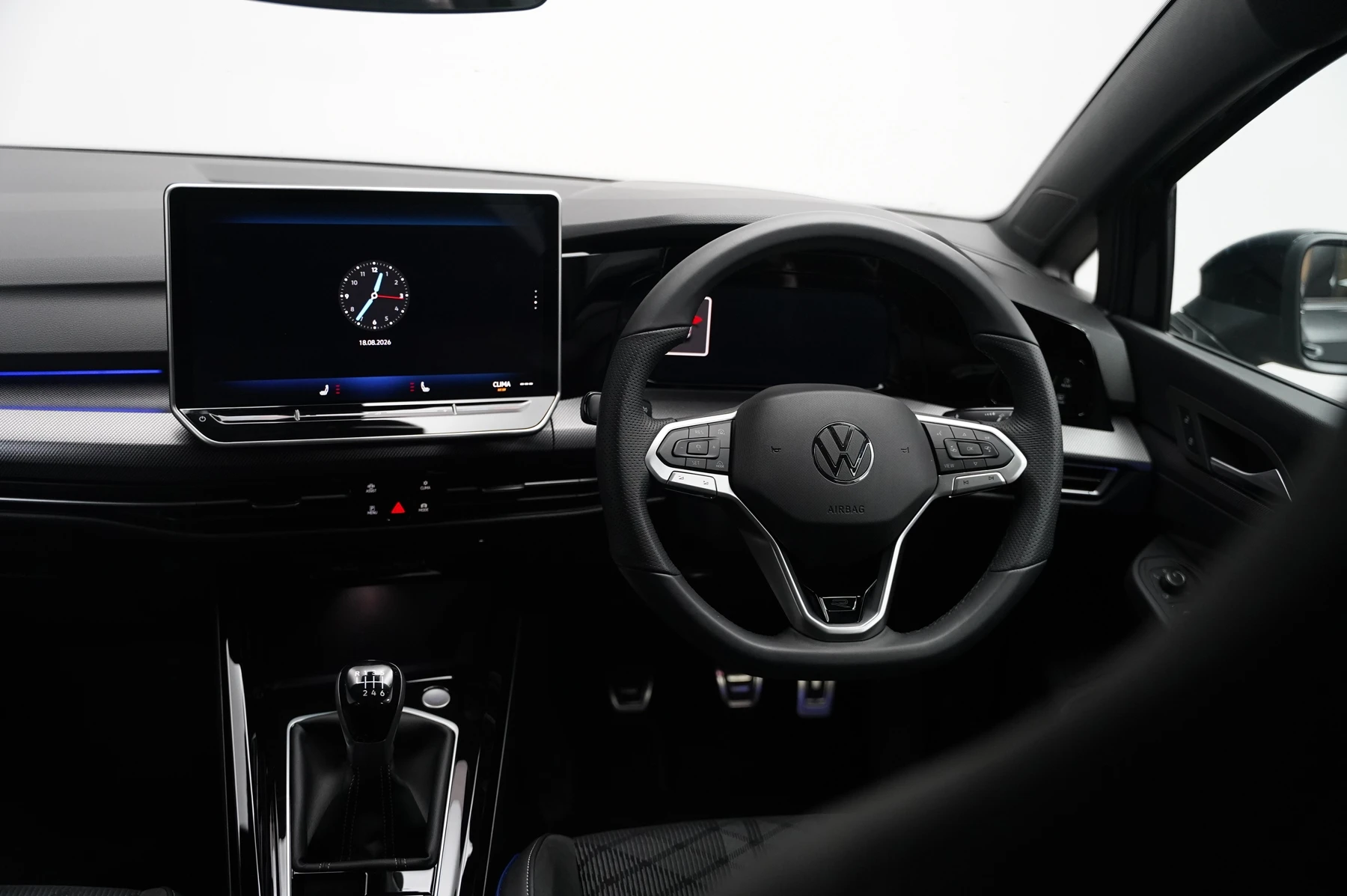 Volkswagen-Golf-image-8