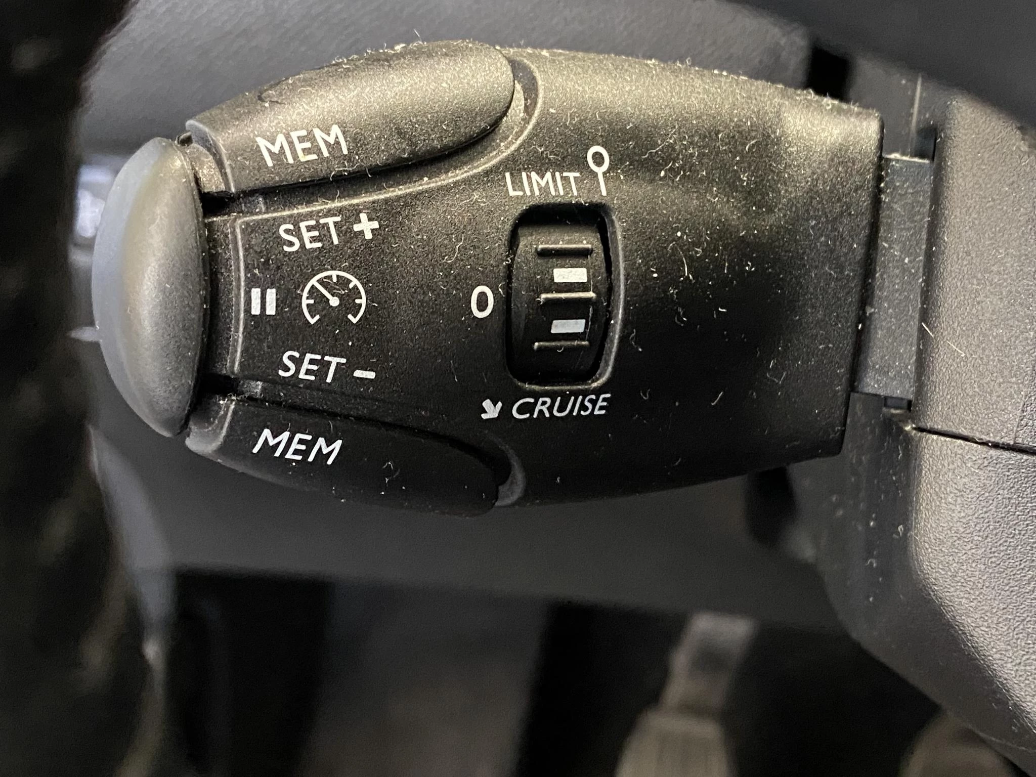Peugeot-208-image-11