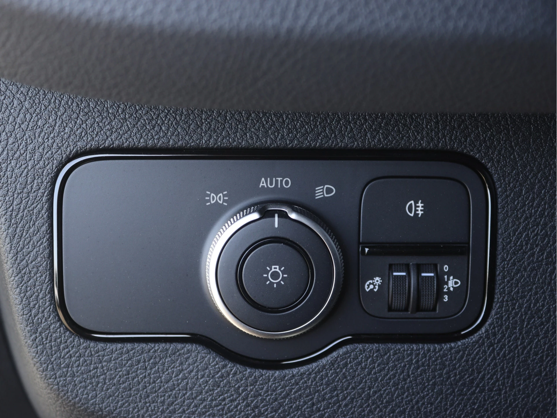 Mercedes-Benz-Sprinter-image-12