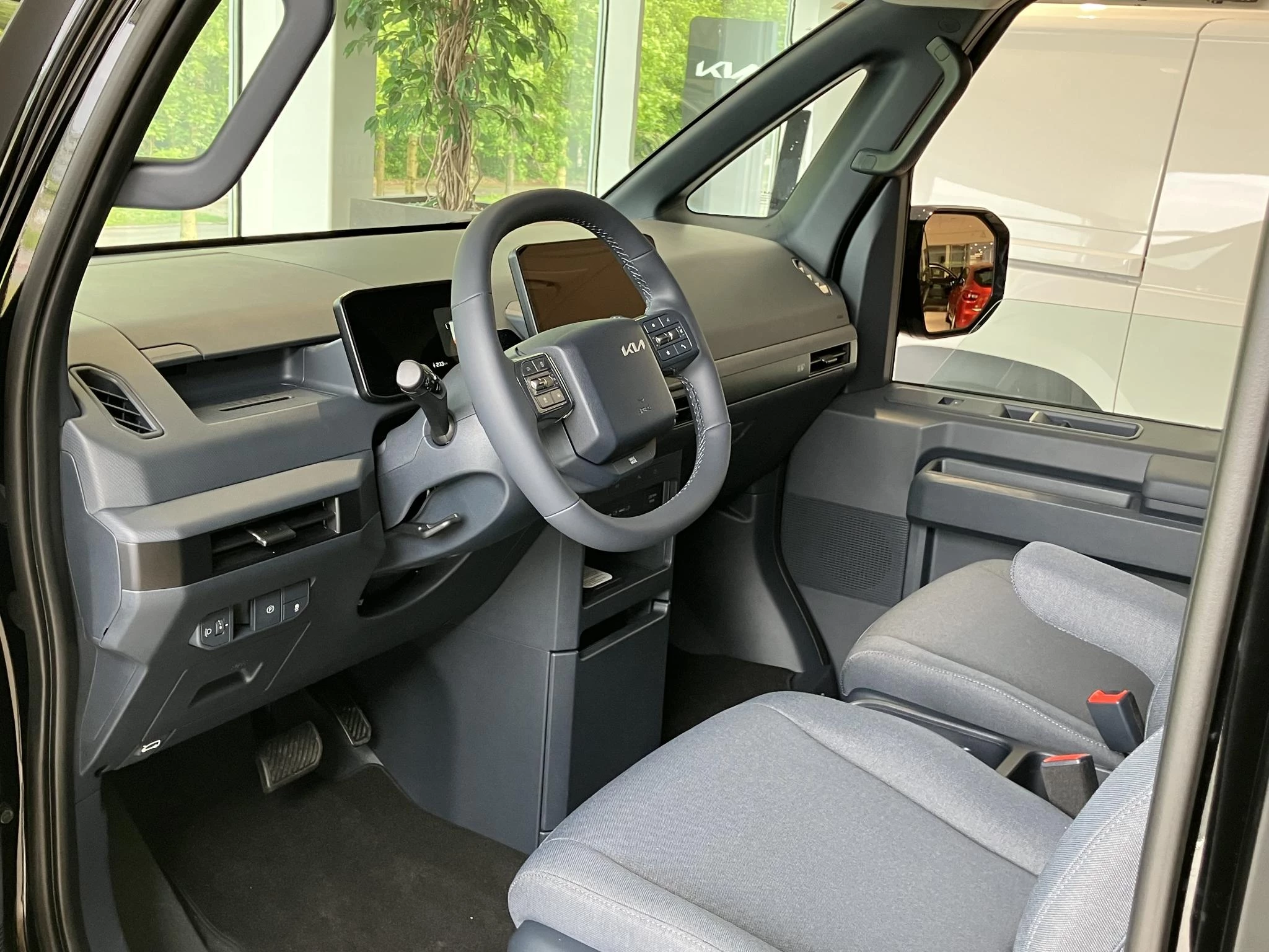 Kia-PV5-image-9