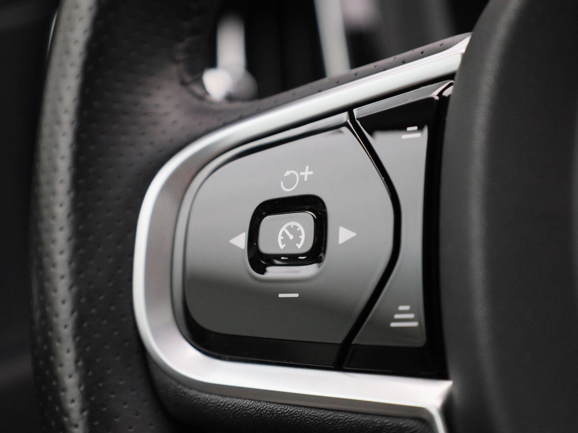 Volvo-XC60-image-20