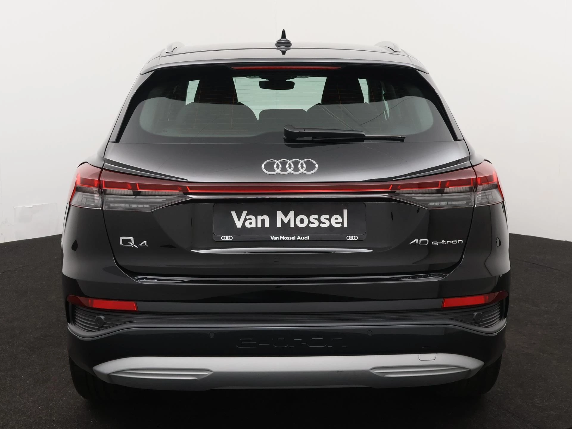 Audi-Q4 e-tron-image-3