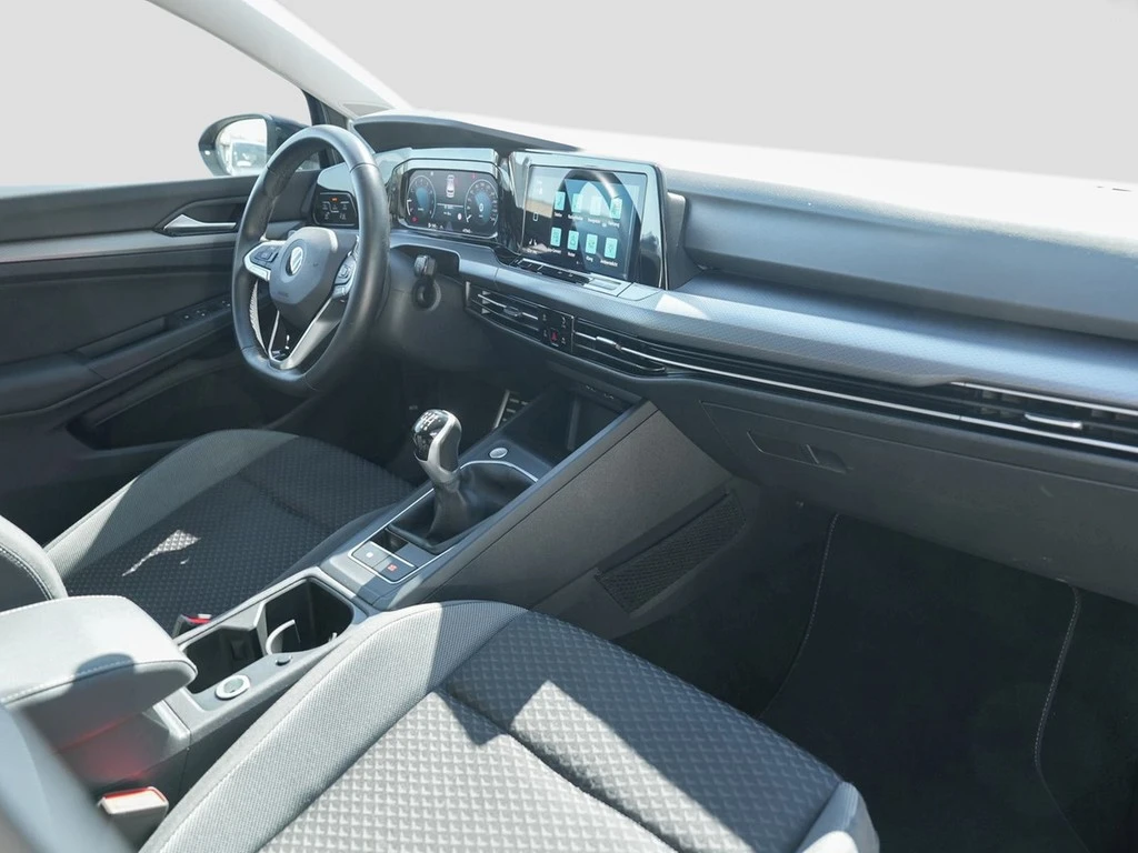 Volkswagen-Golf-image-7