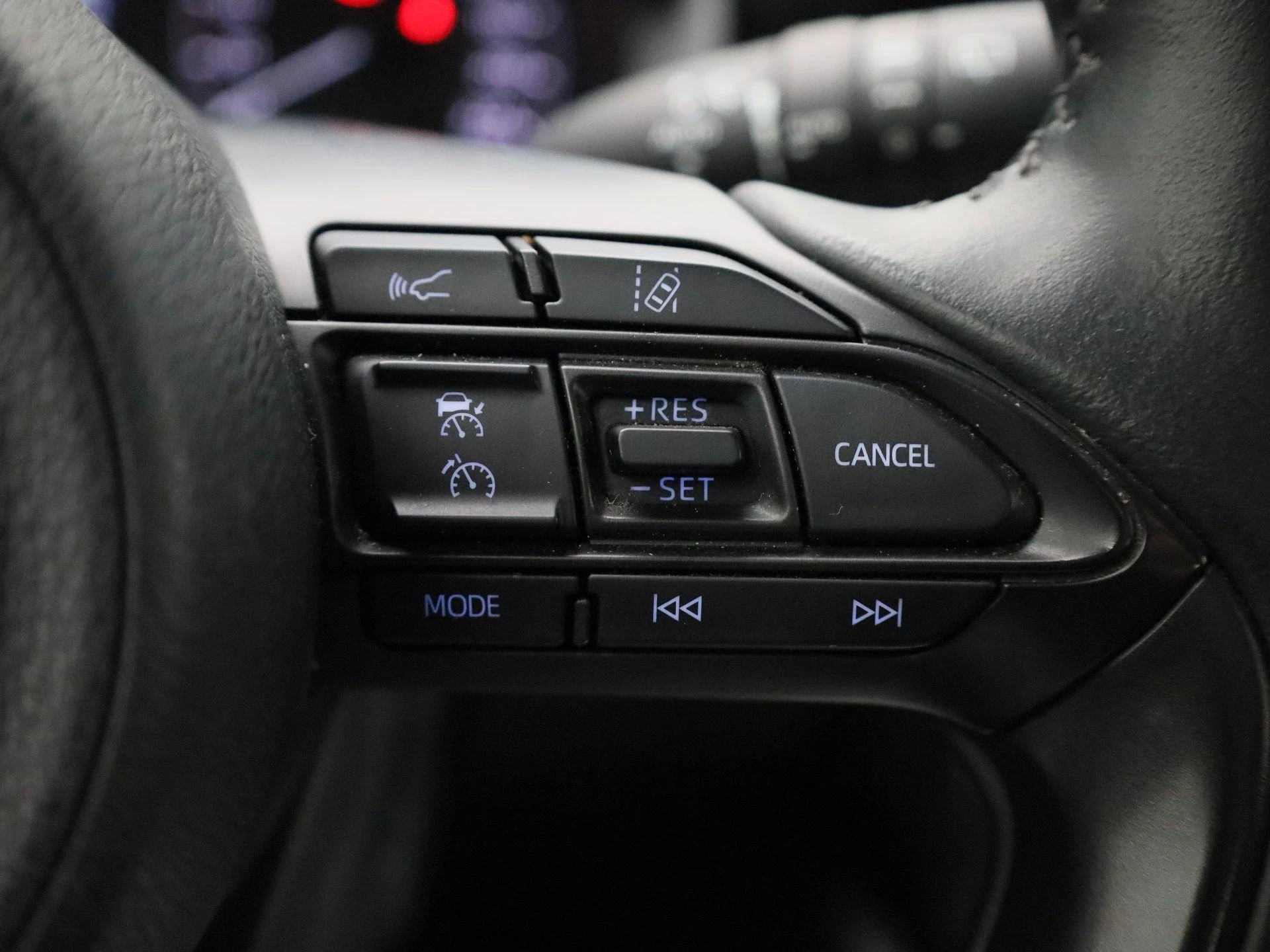 Mazda-2 Hybrid-image-16