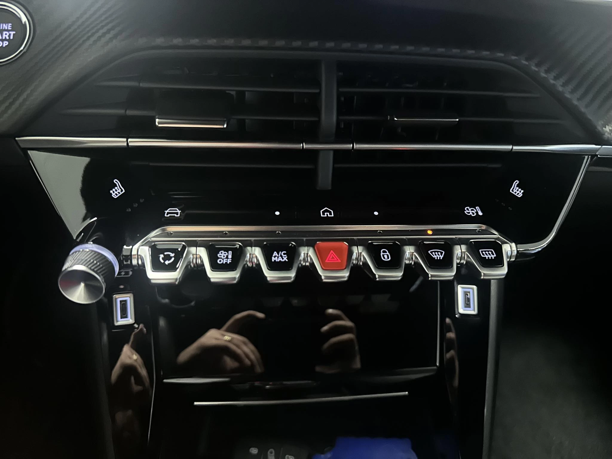 Peugeot-e-2008-image-13