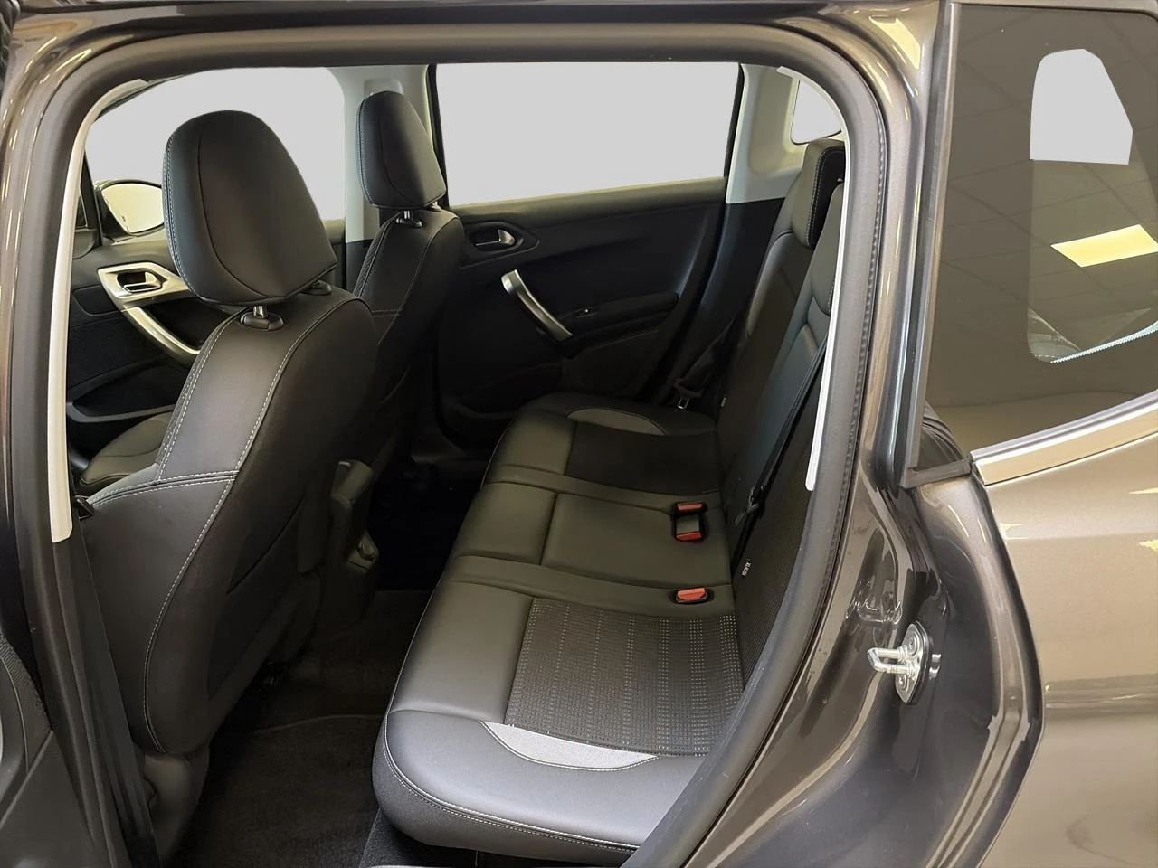 Peugeot-2008-image-14