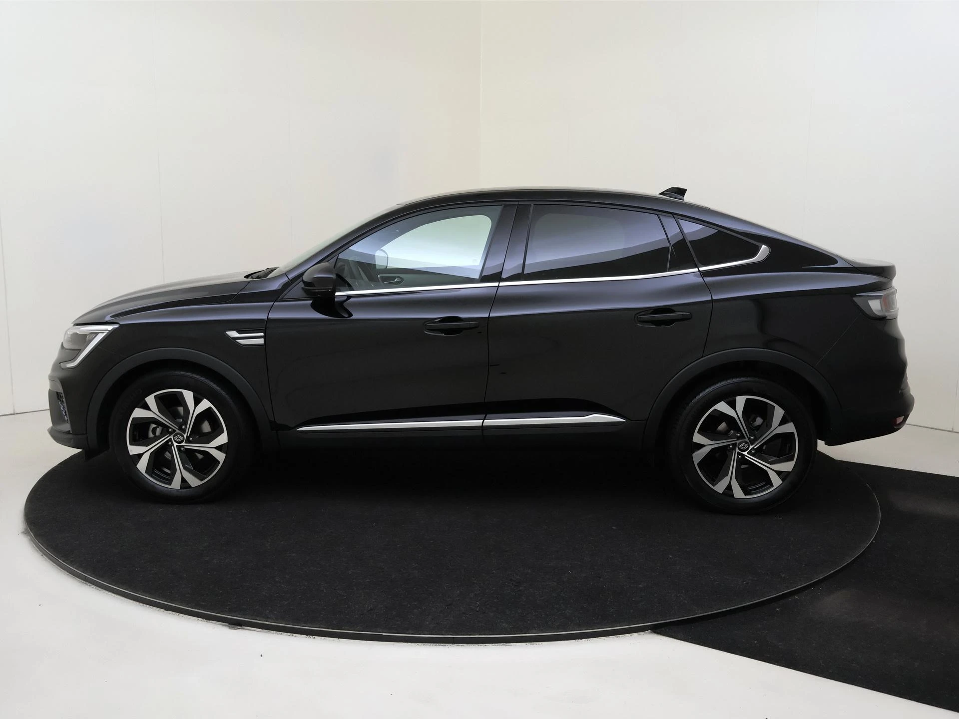 Renault-Arkana-image-7