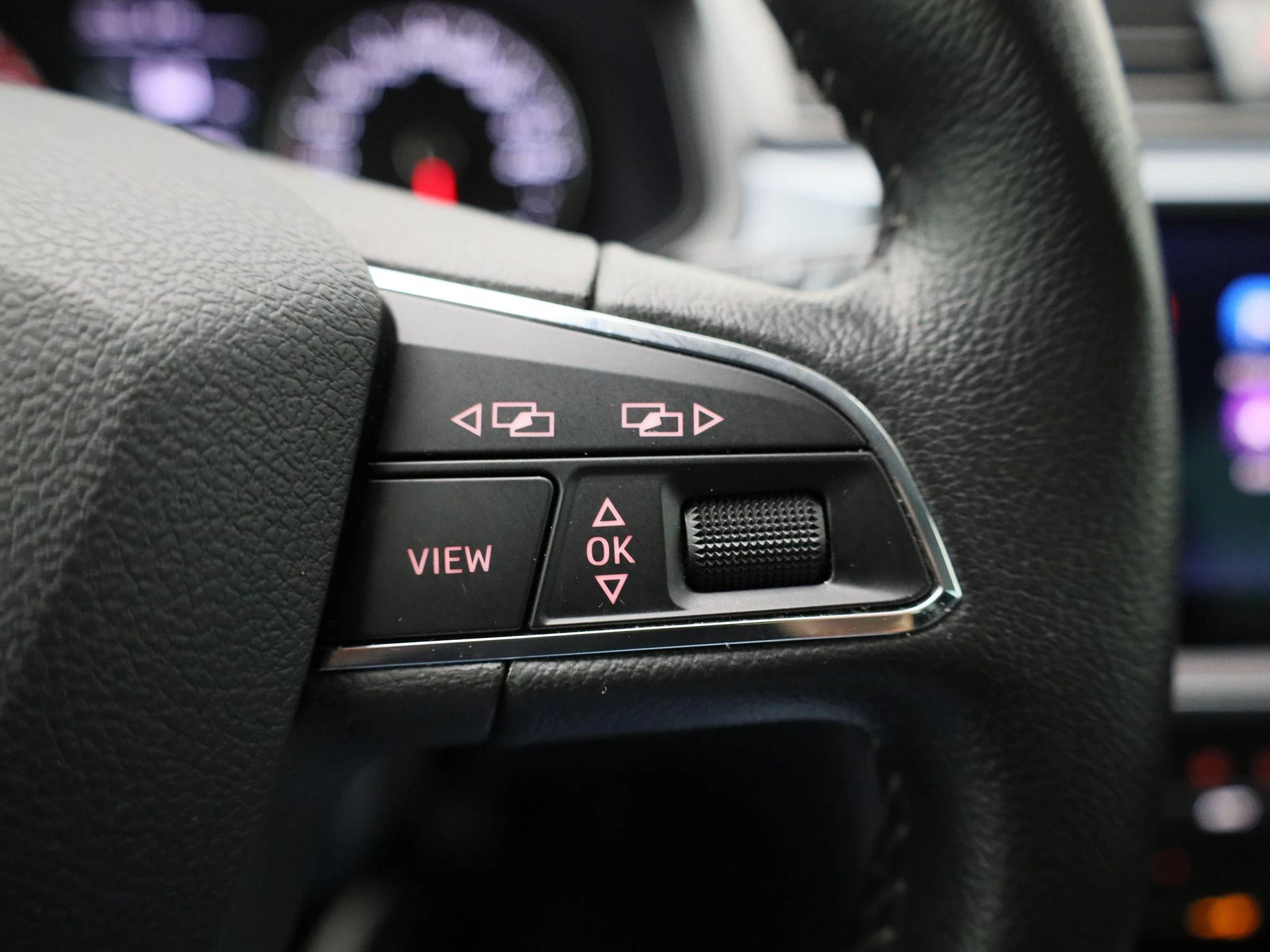 SEAT-Arona-image-15