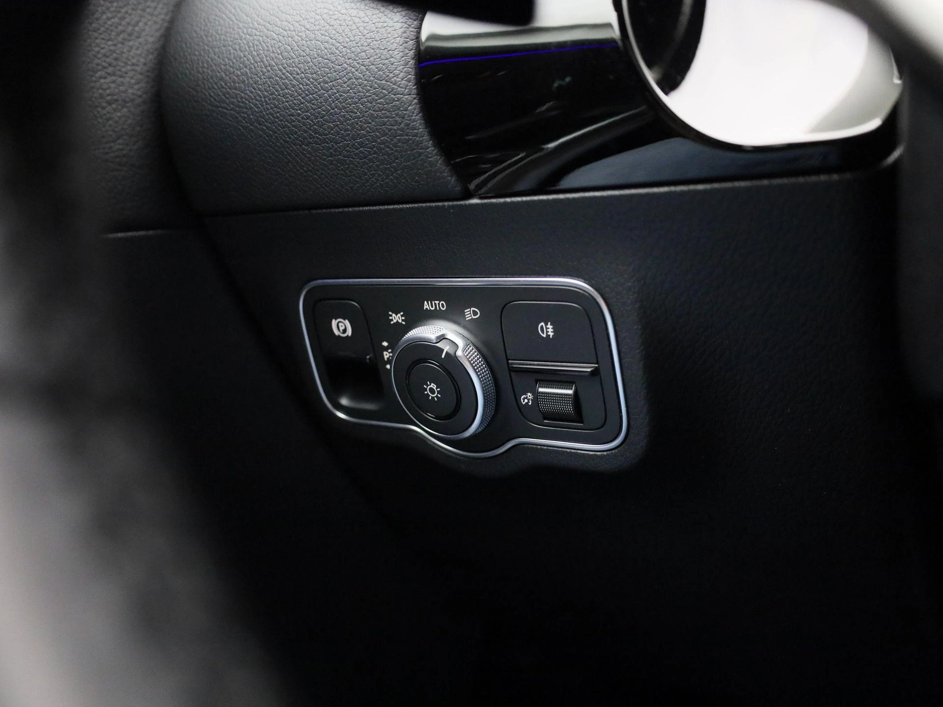 Mercedes-Benz-EQA-image-24