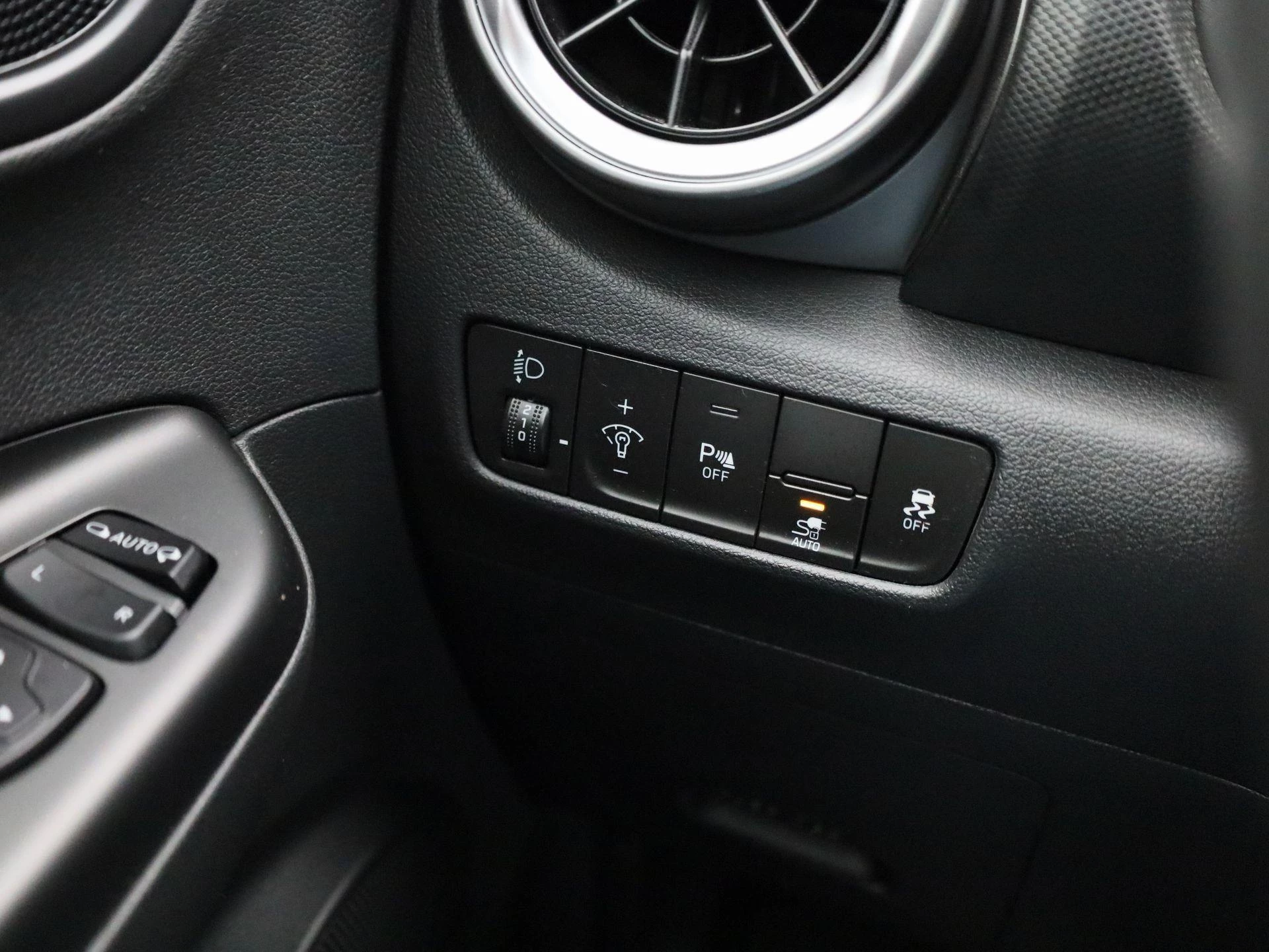 Hyundai-Kona-image-25