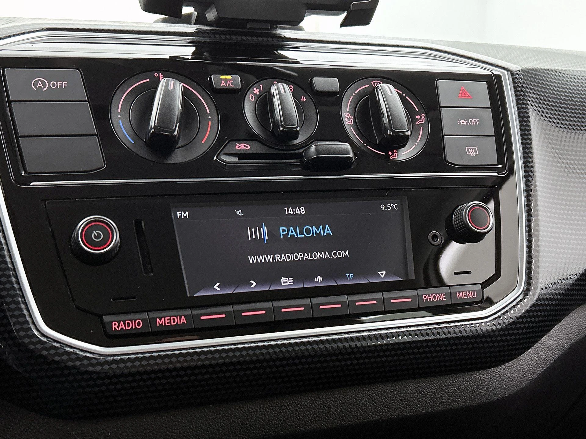 Volkswagen-up!-image-21