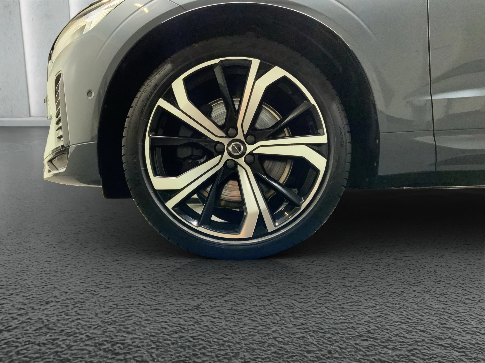 Volvo XC60 B4 Plus Dark