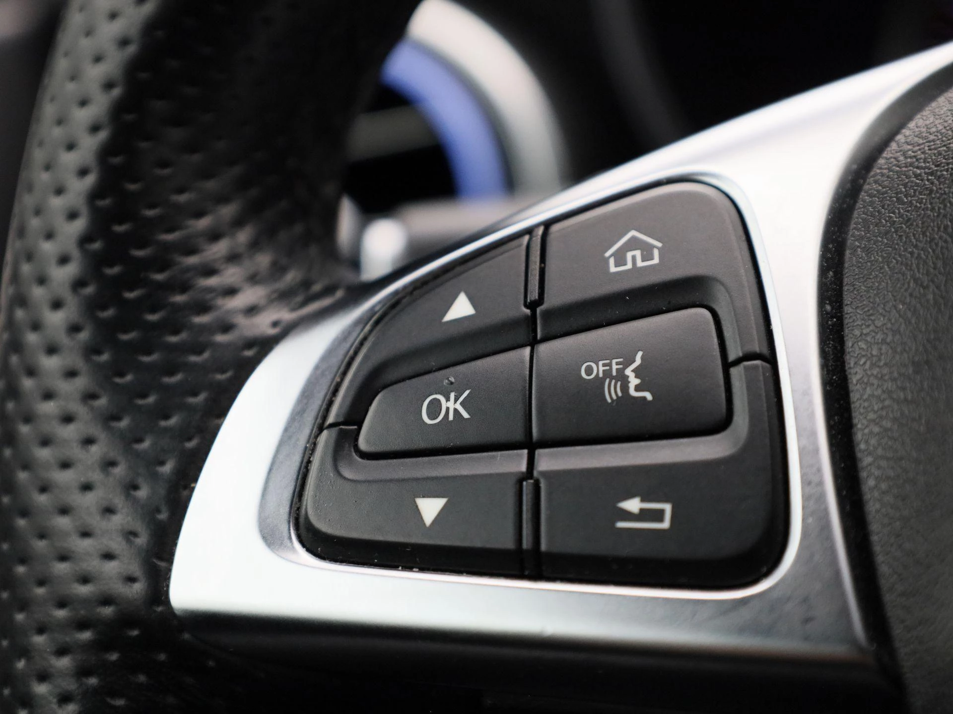 Mercedes-Benz-C-Klasse-image-14