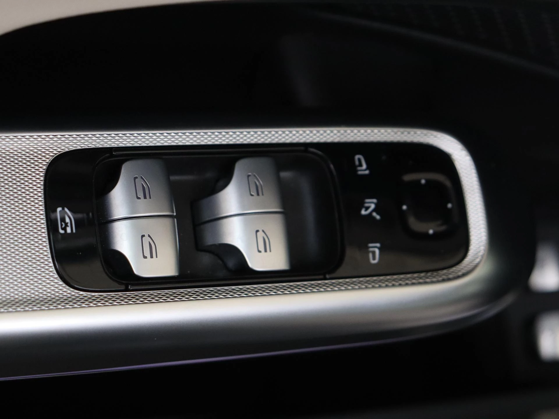 Mercedes-Benz-E-Klasse-image-27