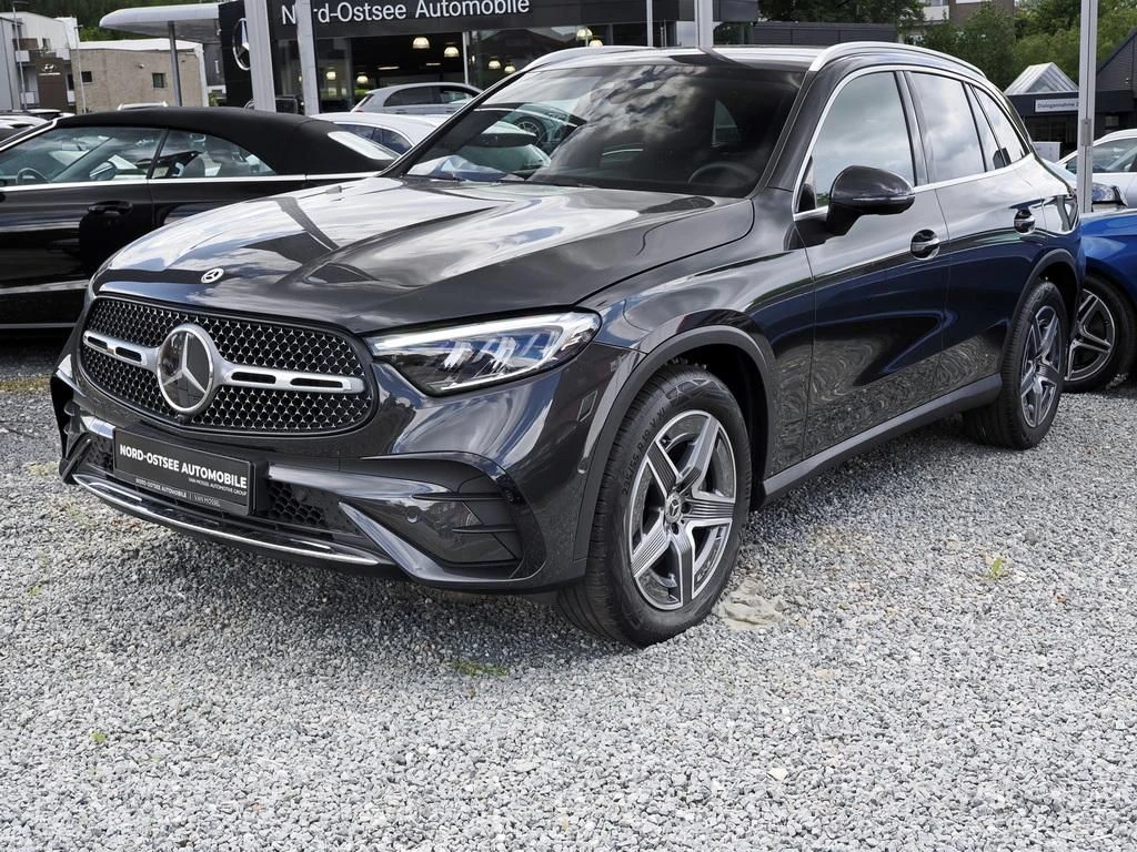 Mercedes-Benz-GLC 300 d-image-7