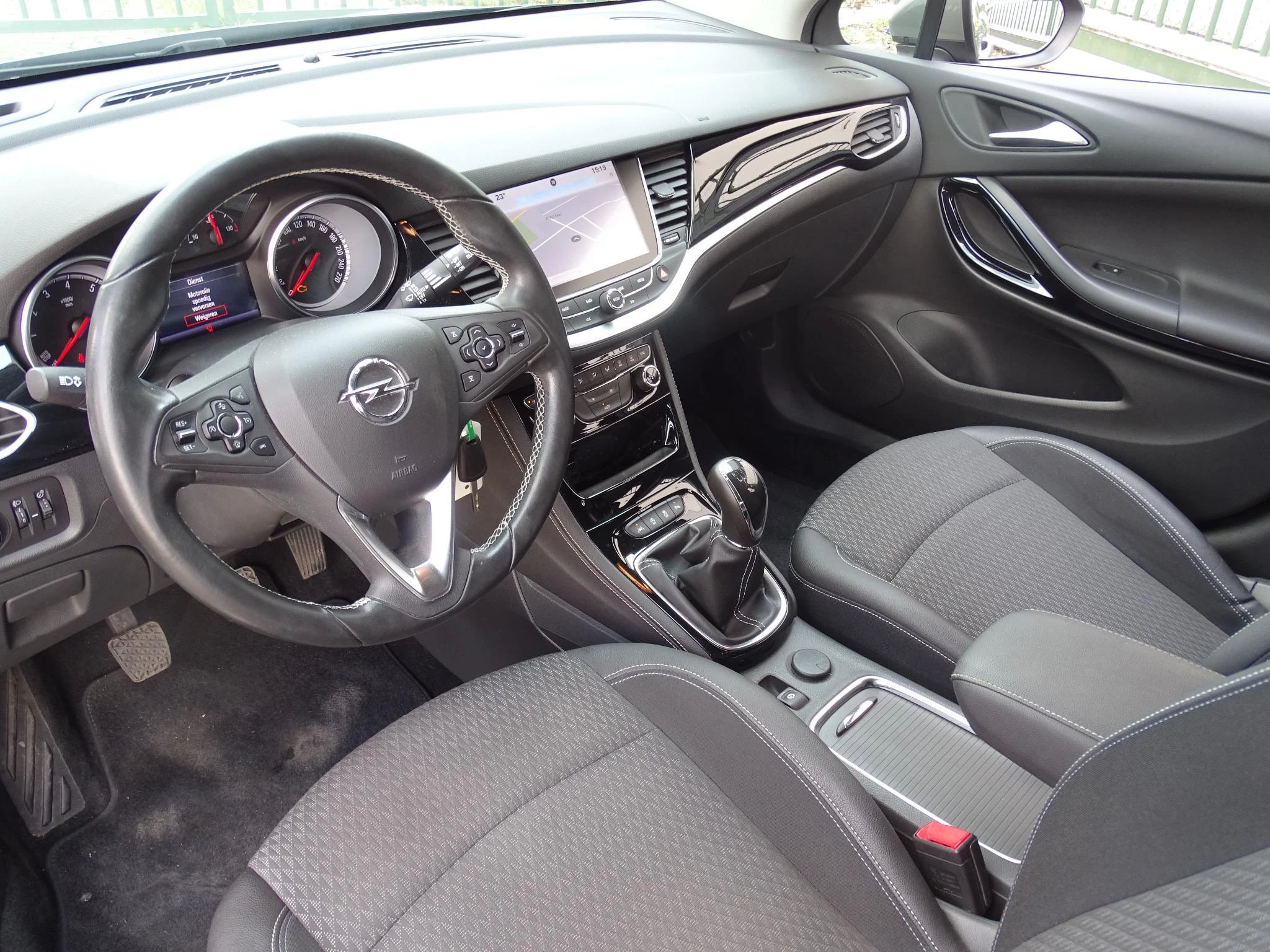 Opel-Astra-image-12